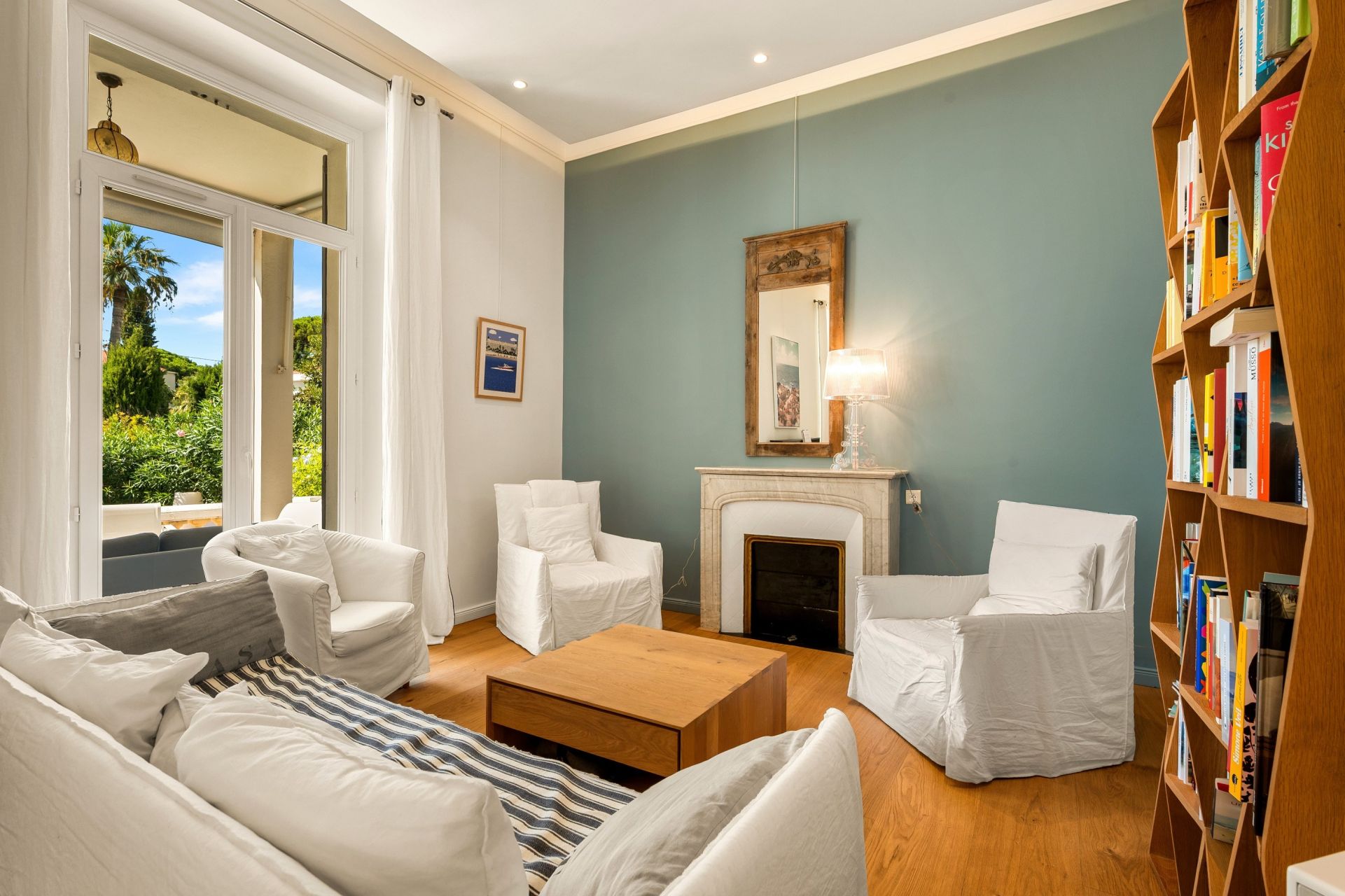 townhouse 9 Rooms for sale on CANNES (06400)