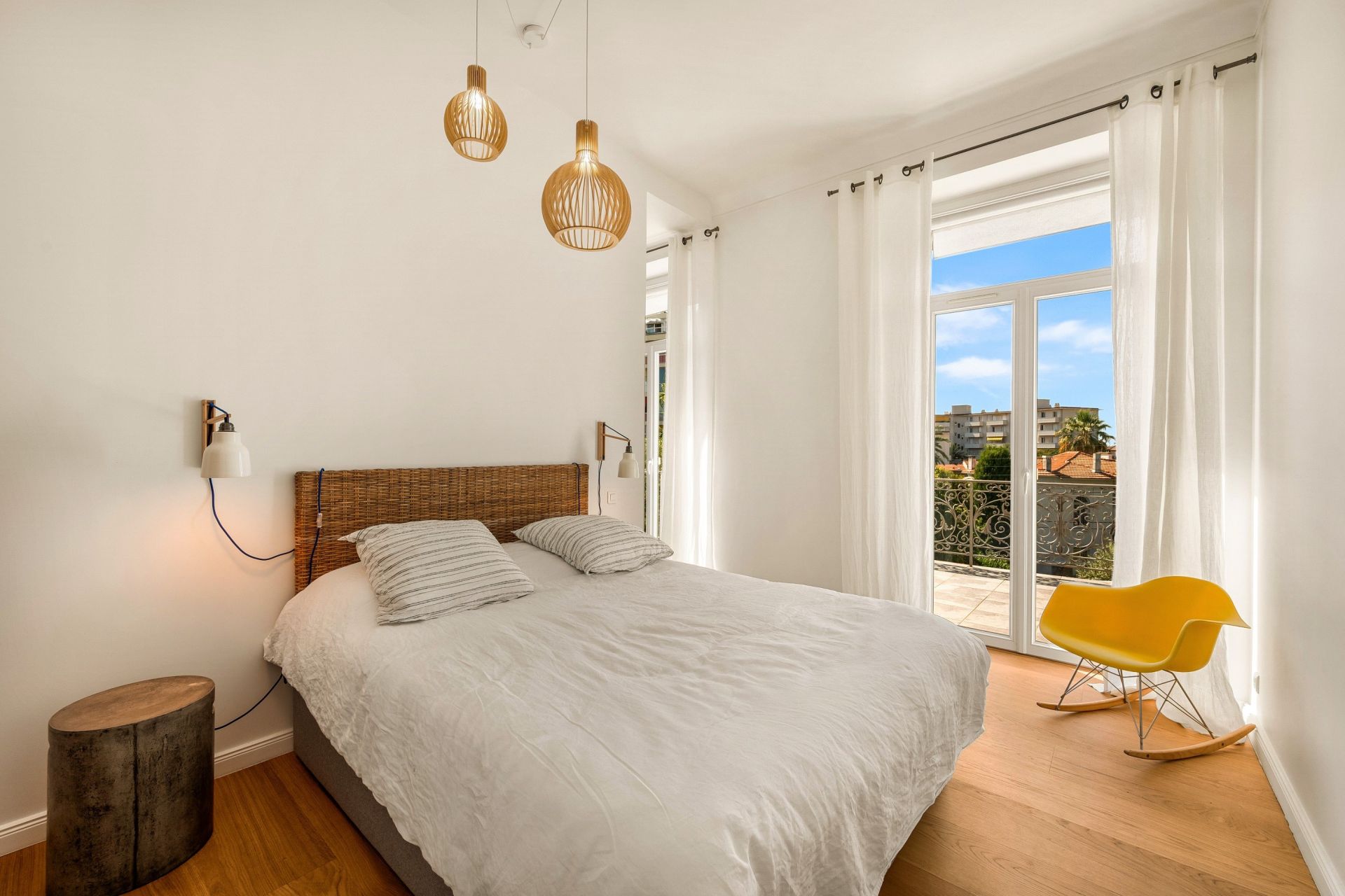 townhouse 9 Rooms for sale on CANNES (06400)