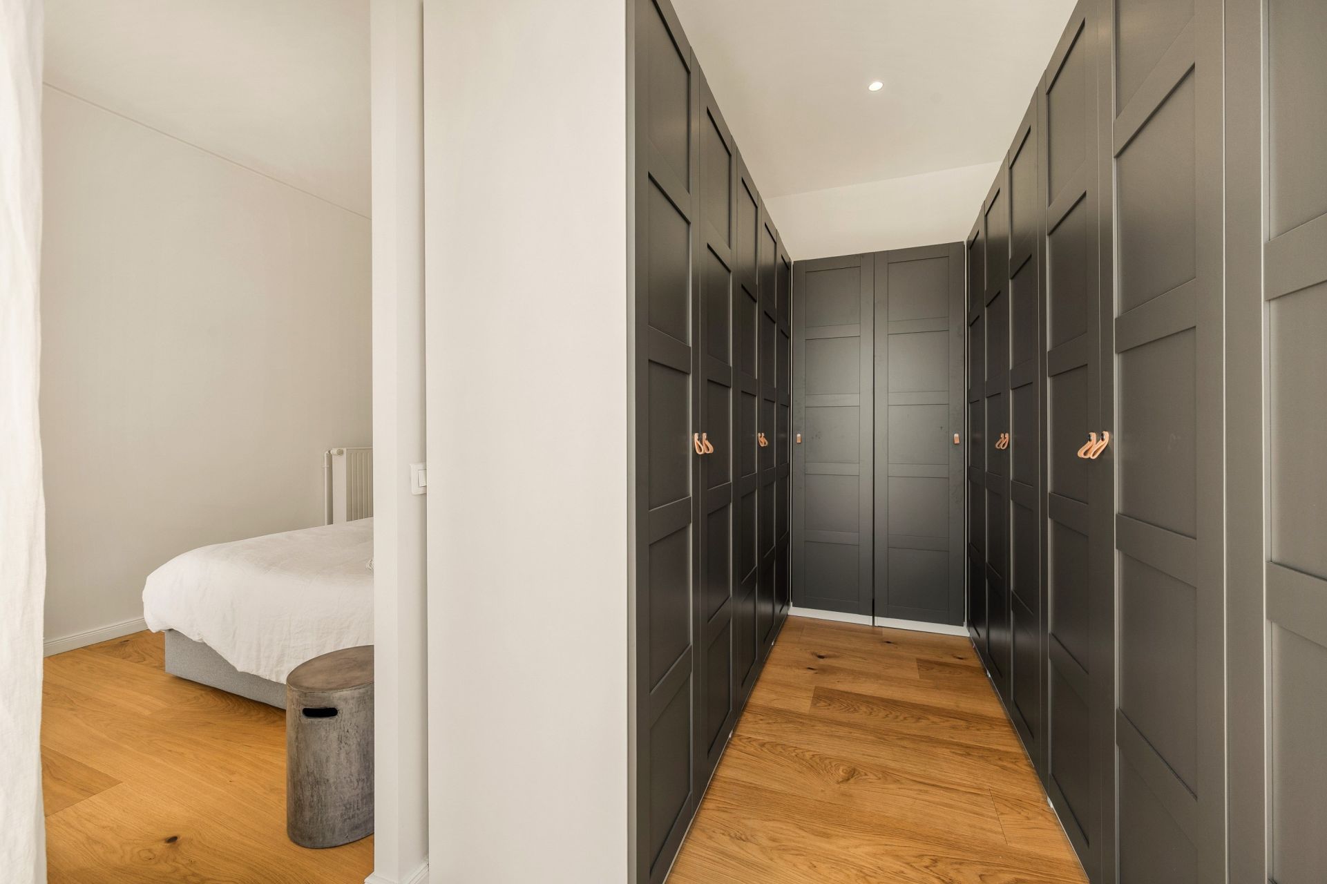 townhouse 9 Rooms for sale on CANNES (06400)
