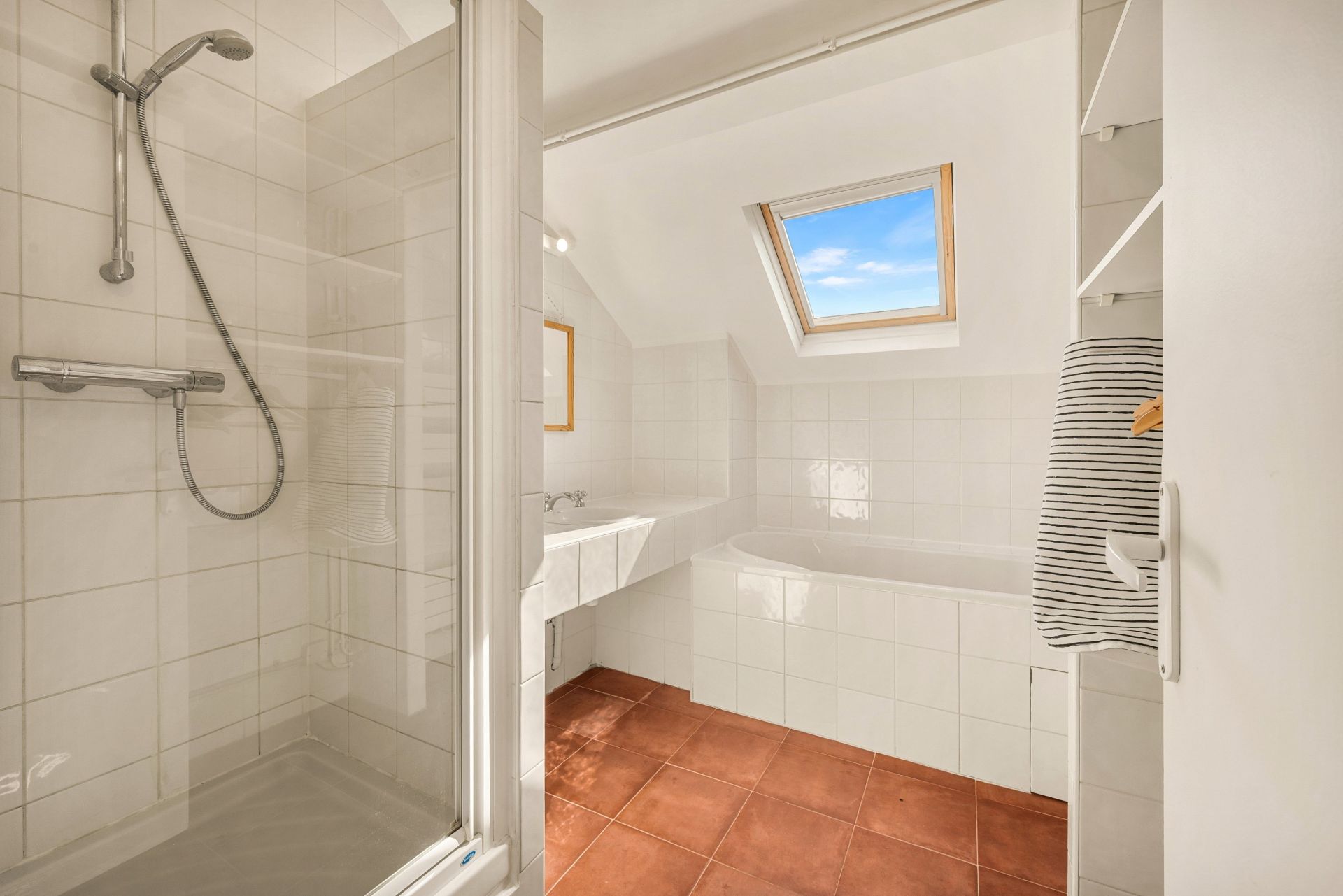 townhouse 9 Rooms for sale on CANNES (06400)