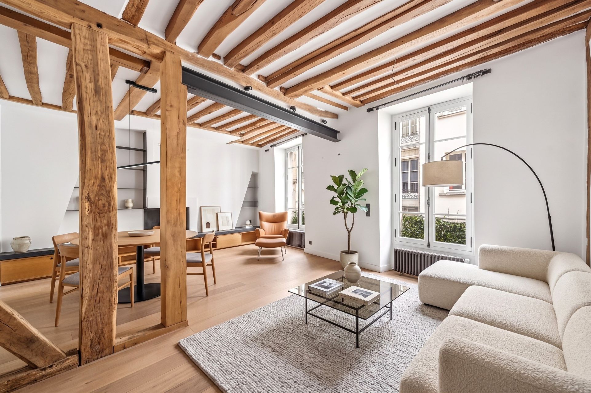 luxury apartment 4 Rooms for sale on PARIS (75004)