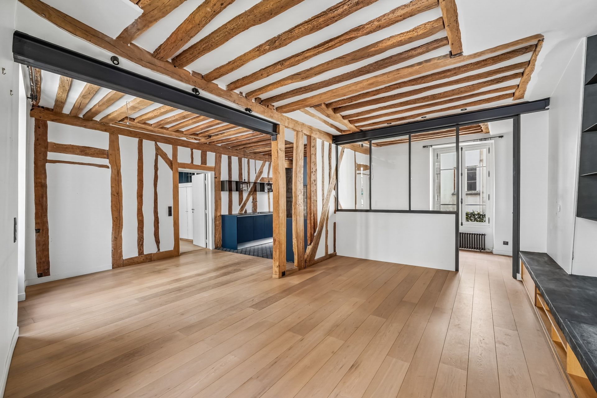 luxury apartment 4 Rooms for sale on PARIS (75004)