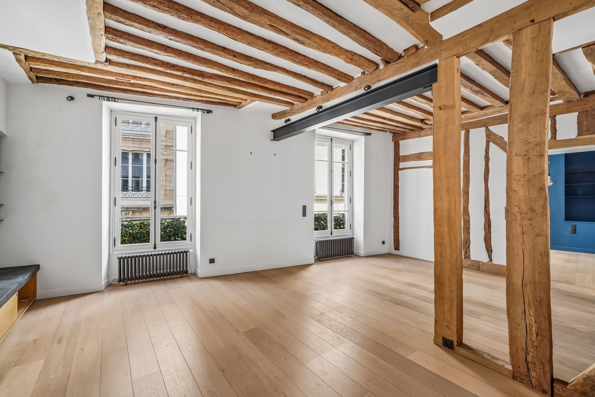 luxury apartment 4 Rooms for sale on PARIS (75004)