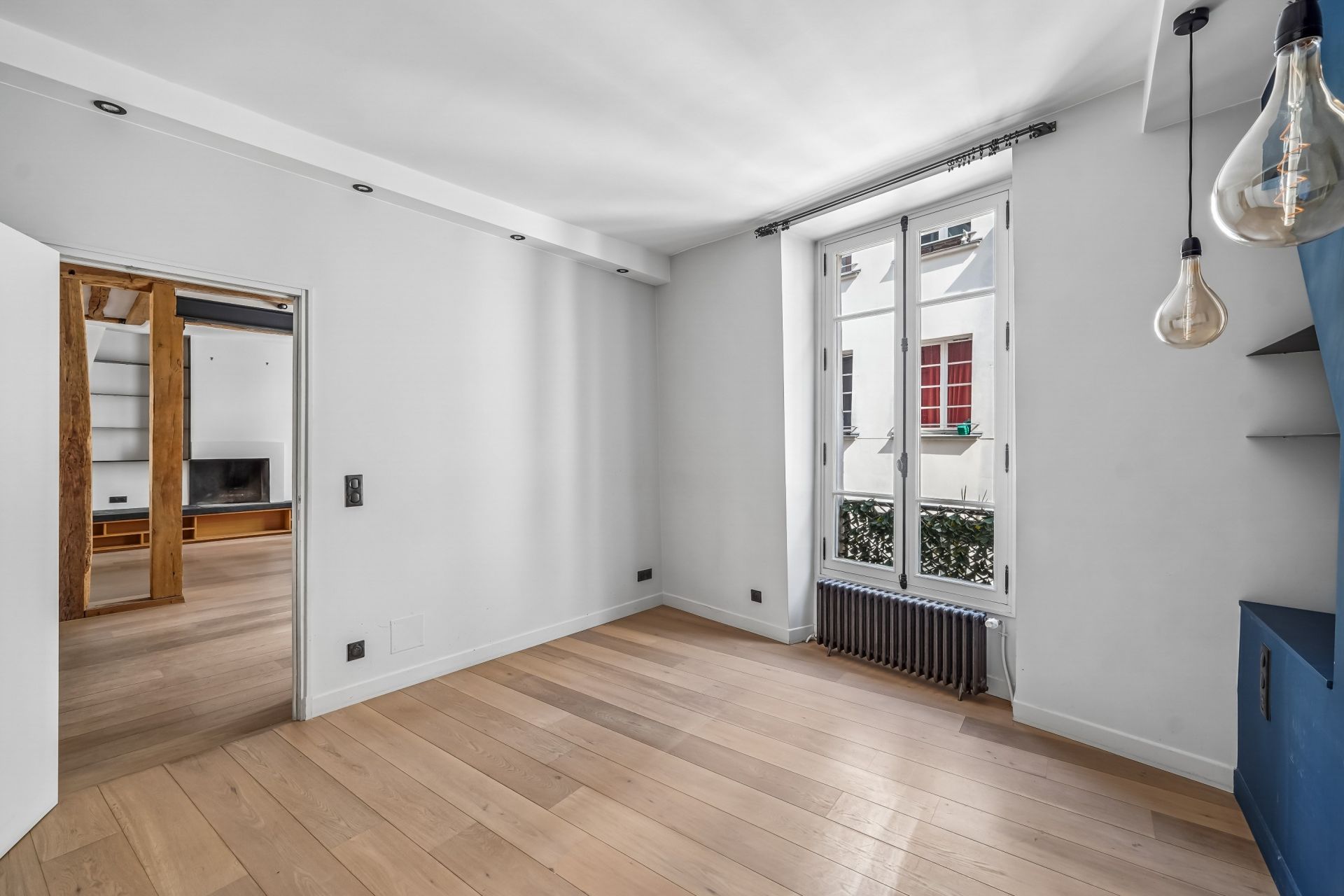 luxury apartment 4 Rooms for sale on PARIS (75004)