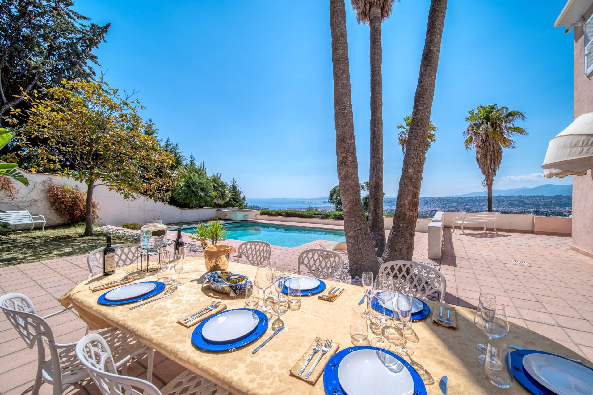 luxury villa 10 Rooms for sale on NICE (06000)
