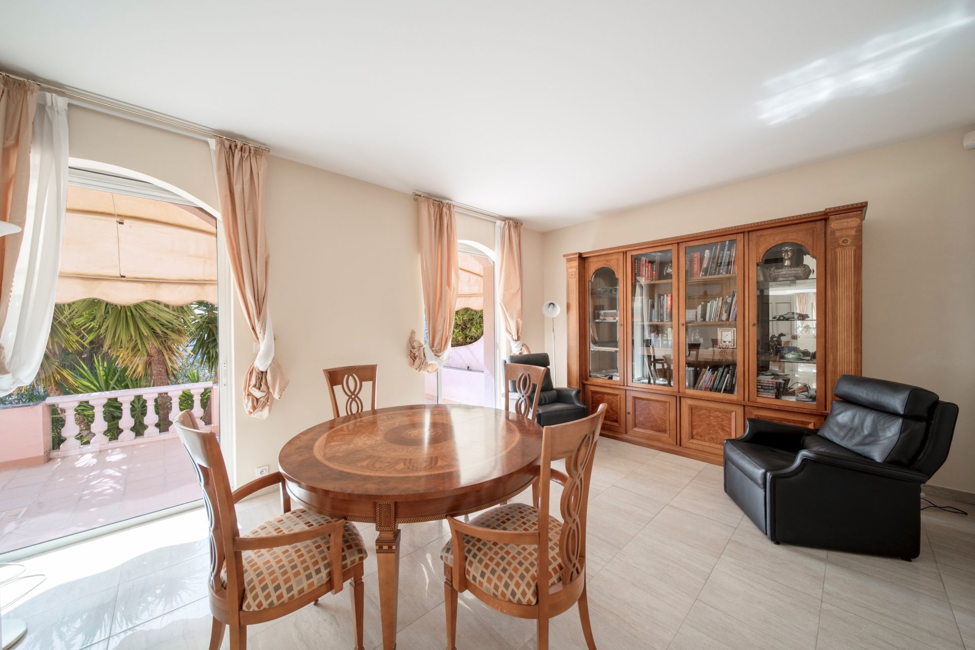 luxury villa 10 Rooms for sale on NICE (06000)