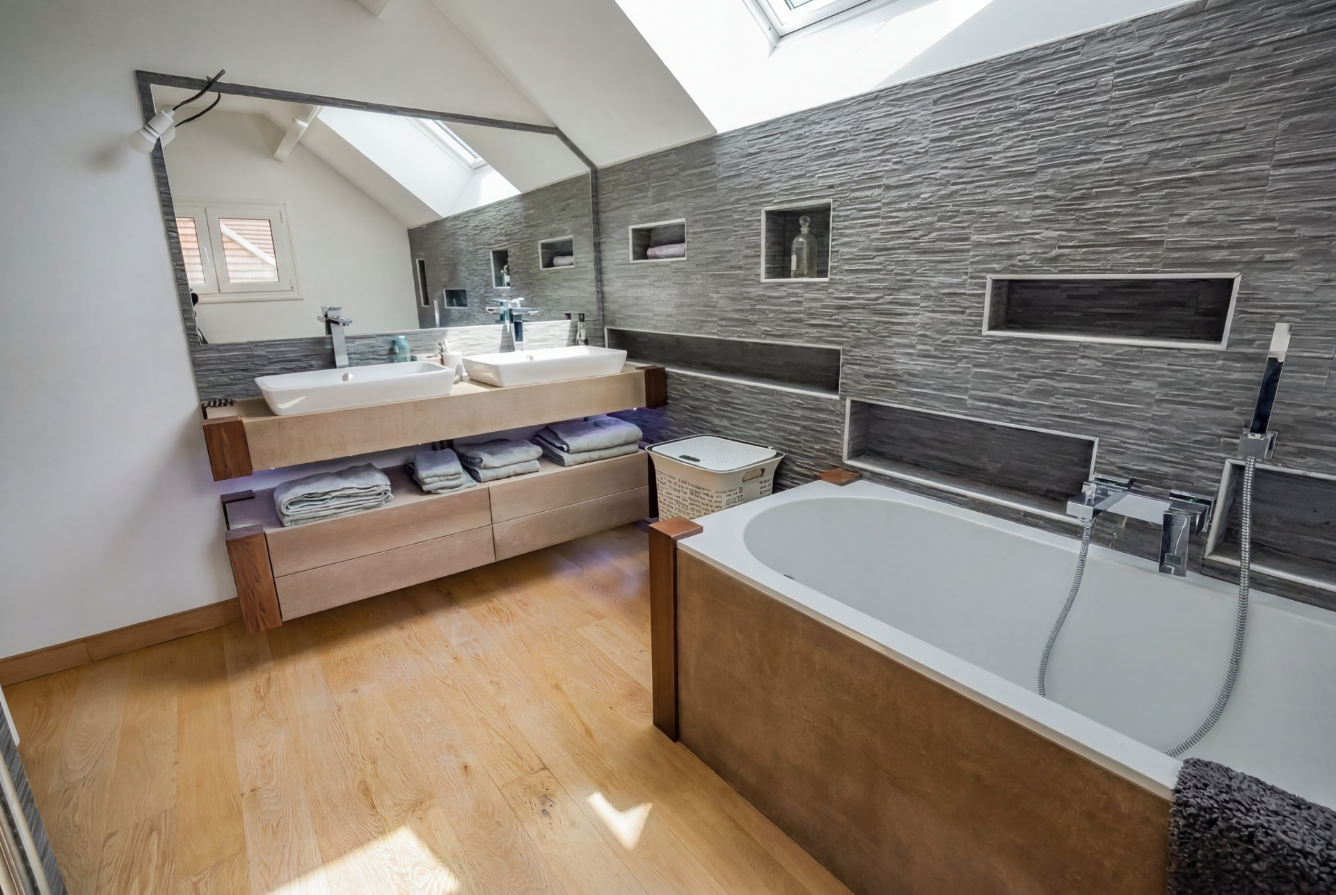 luxury house 20 Rooms for sale on ADAINVILLE (78113)