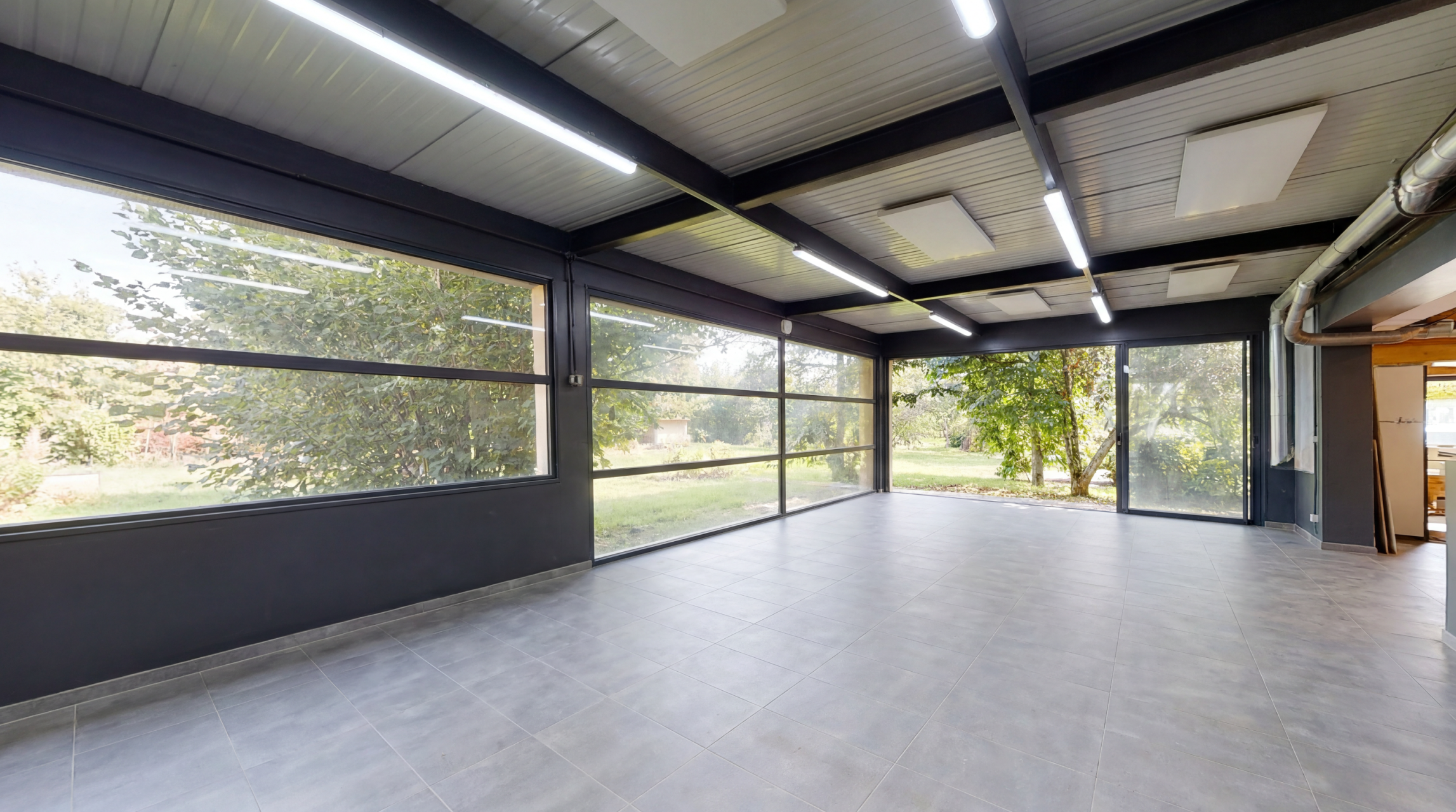 luxury house 20 Rooms for sale on ADAINVILLE (78113)