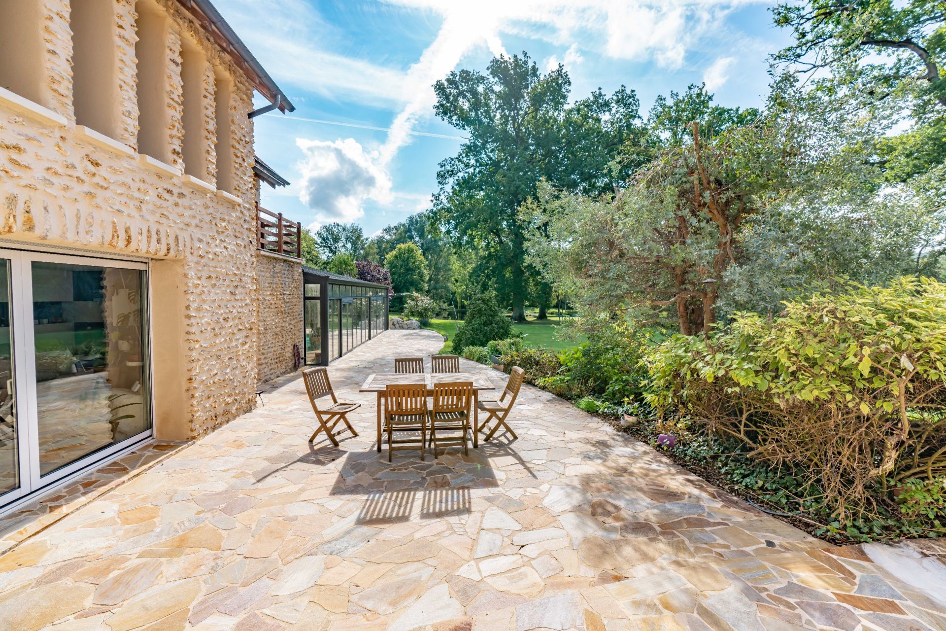 luxury house 20 Rooms for sale on ADAINVILLE (78113)