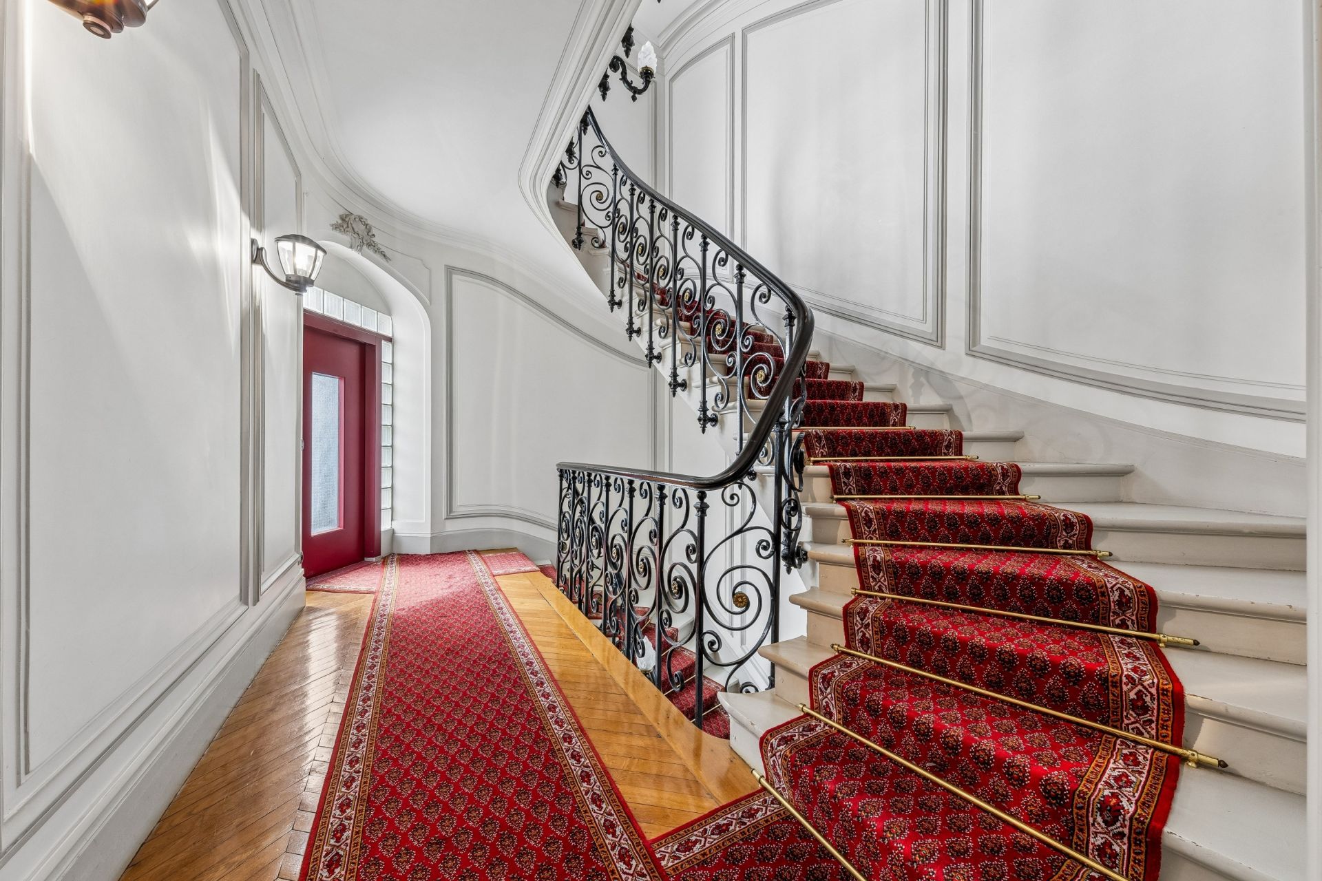 luxury apartment 7 Rooms for sale on PARIS (75016)