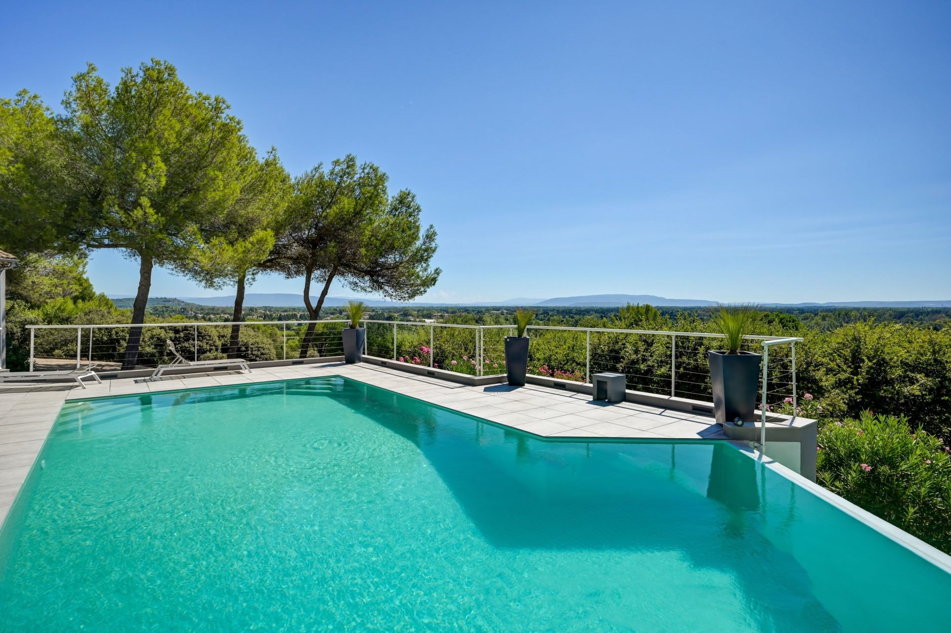 luxury house 9 Rooms for sale on NOVES (13550)