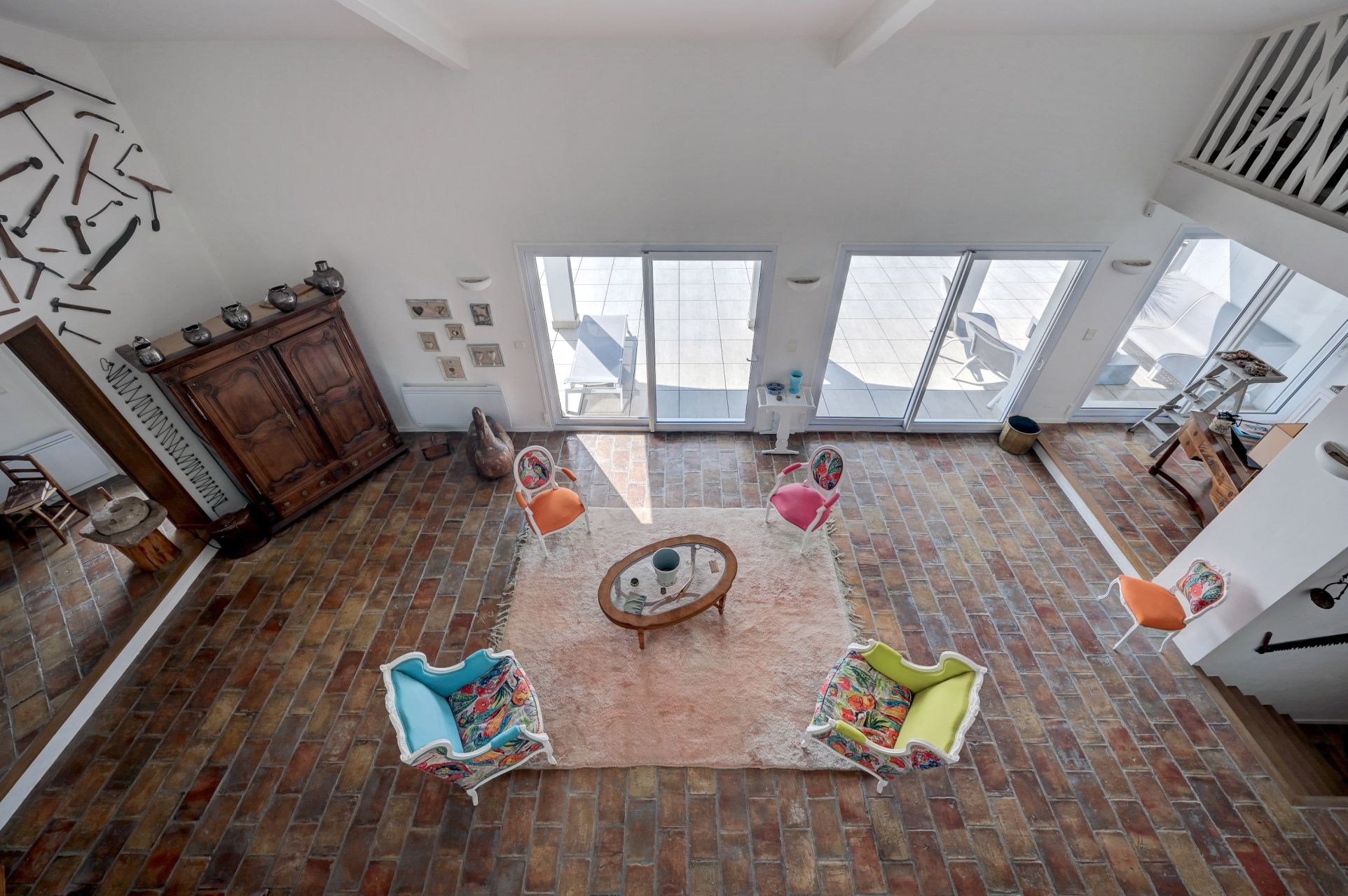 luxury house 9 Rooms for sale on NOVES (13550)