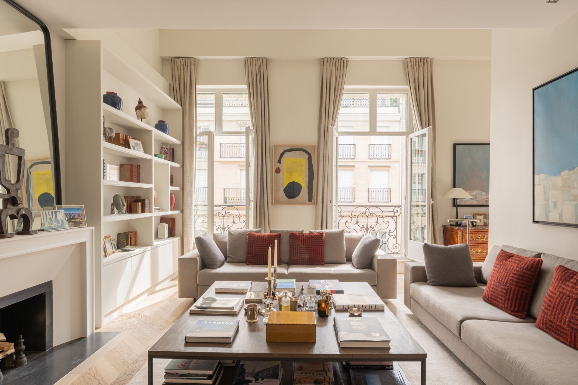 luxury apartment 5 Rooms for sale on PARIS (75008)