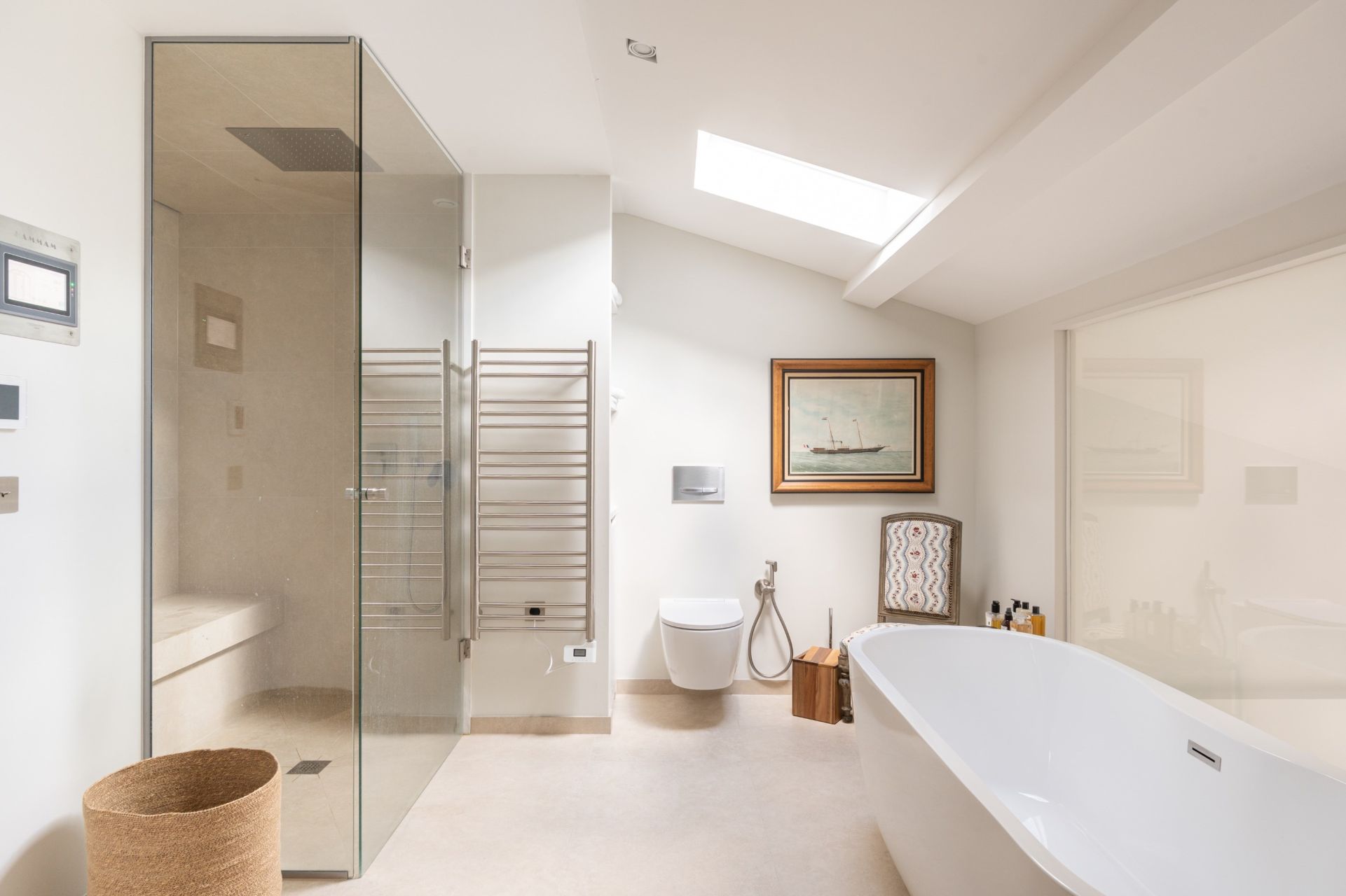 luxury apartment 5 Rooms for sale on PARIS (75008)