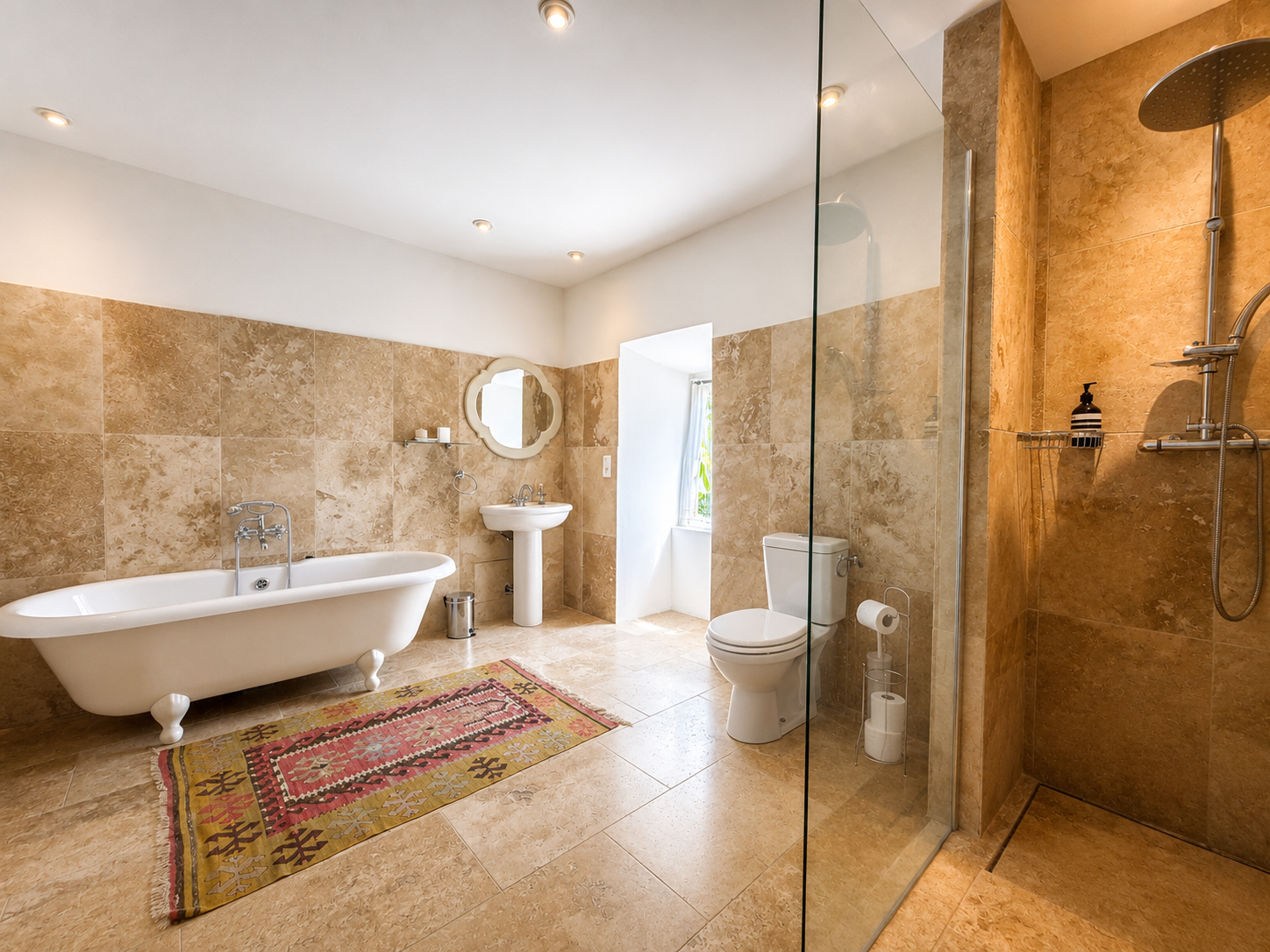 luxury house 7 Rooms for sale on UZES (30700)
