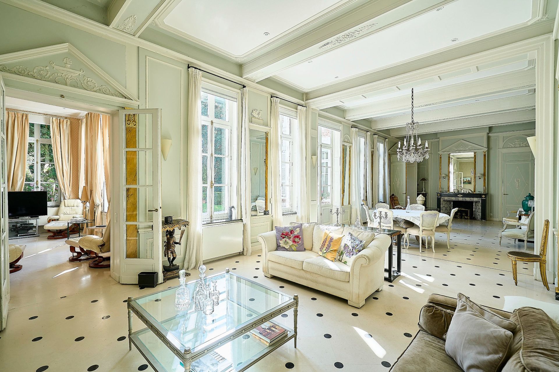 luxury house 24 Rooms for sale on LILLE (59000)