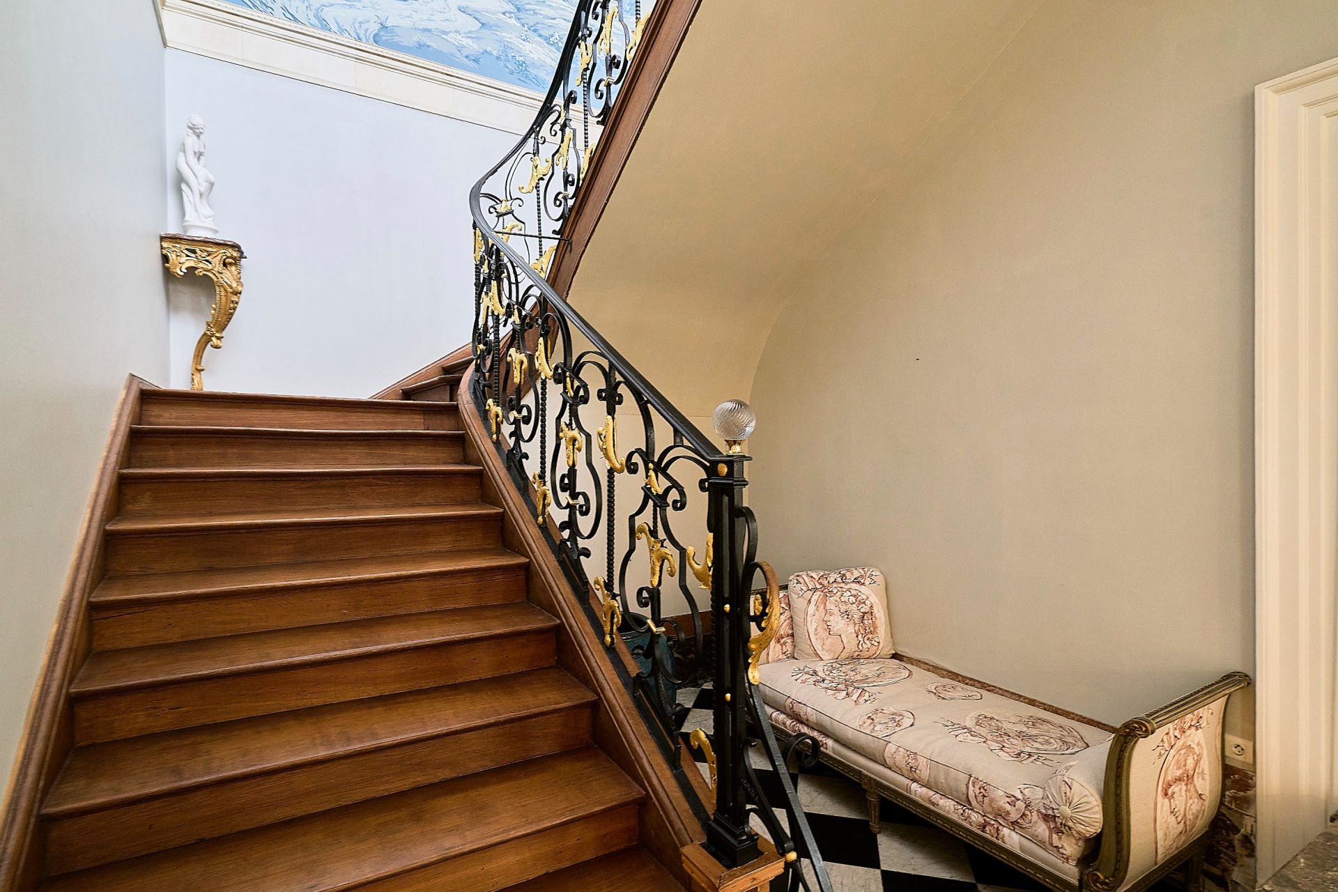 luxury house 24 Rooms for sale on LILLE (59000)