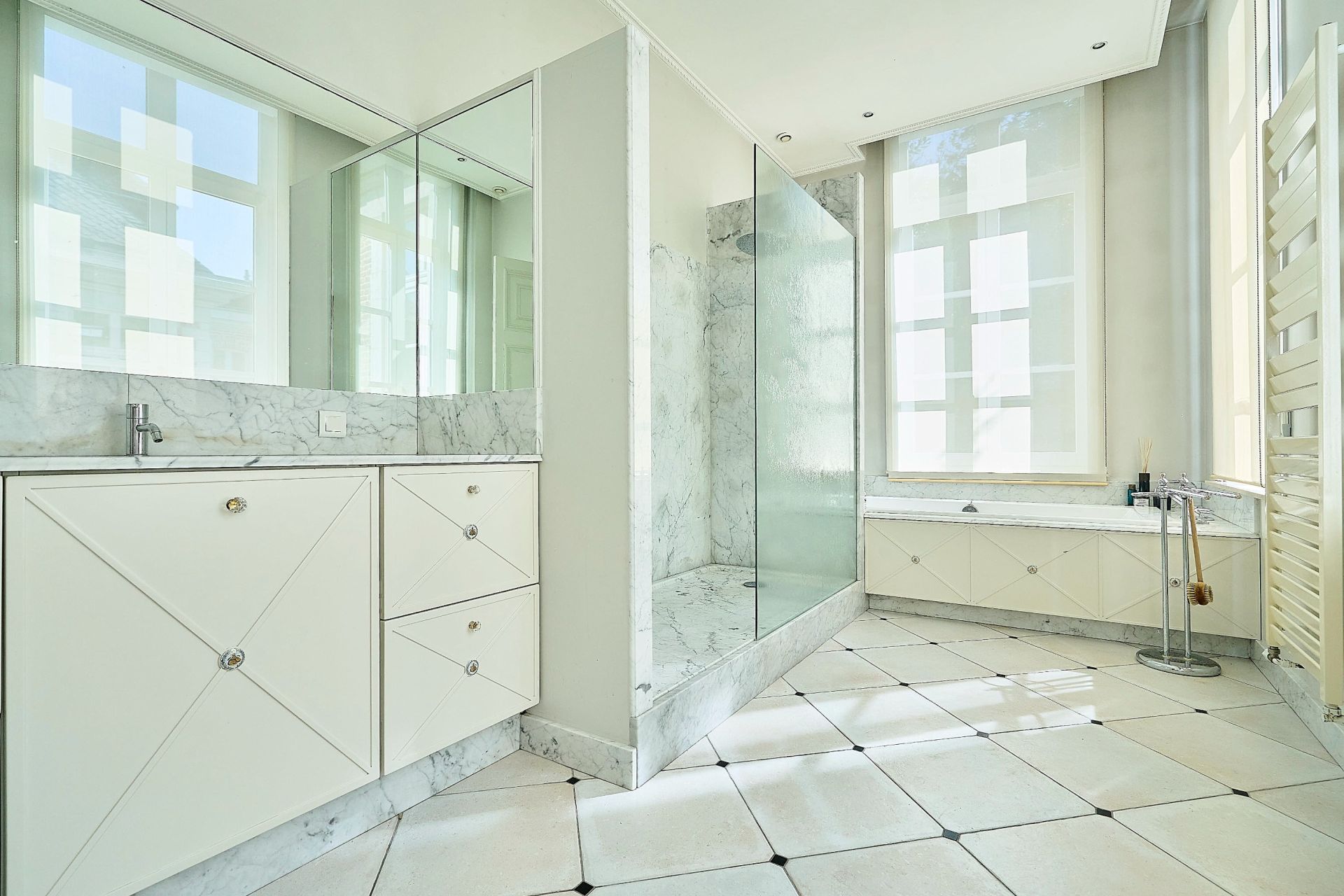 luxury house 24 Rooms for sale on LILLE (59000)