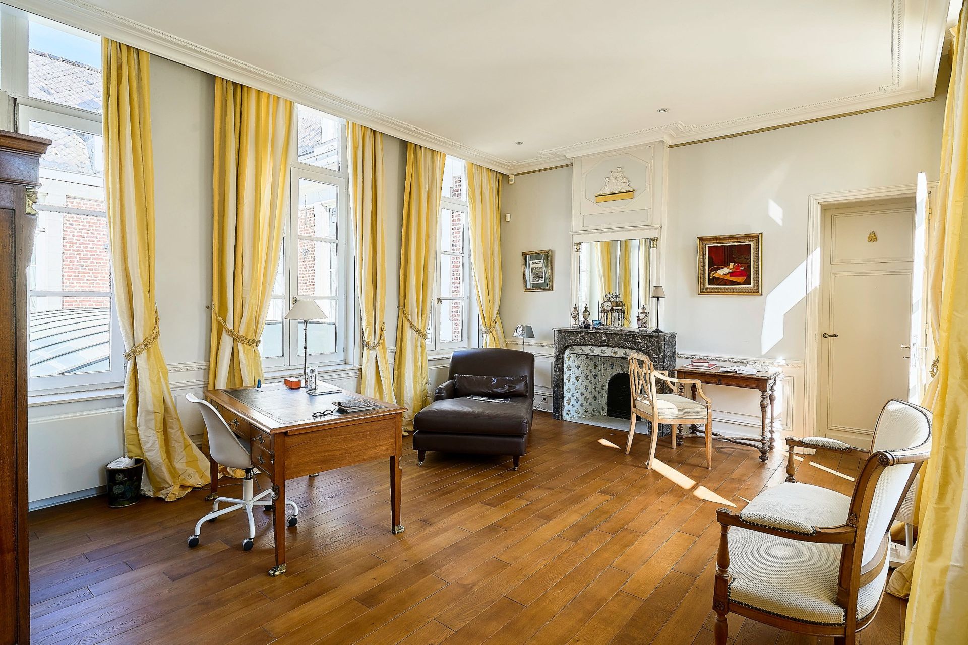 luxury house 24 Rooms for sale on LILLE (59000)