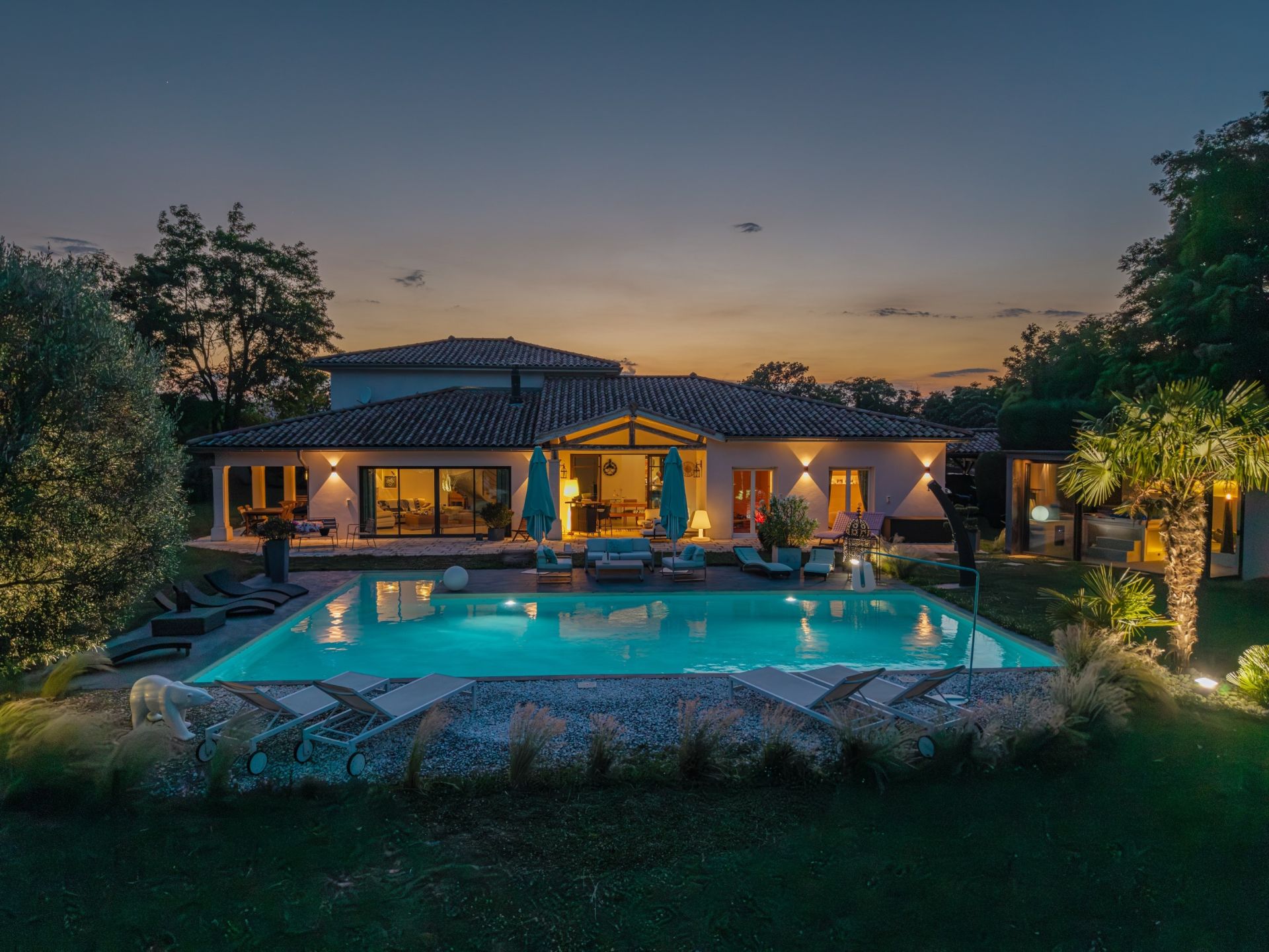 architect's house 7 Rooms for sale on SATHONAY VILLAGE (69580)