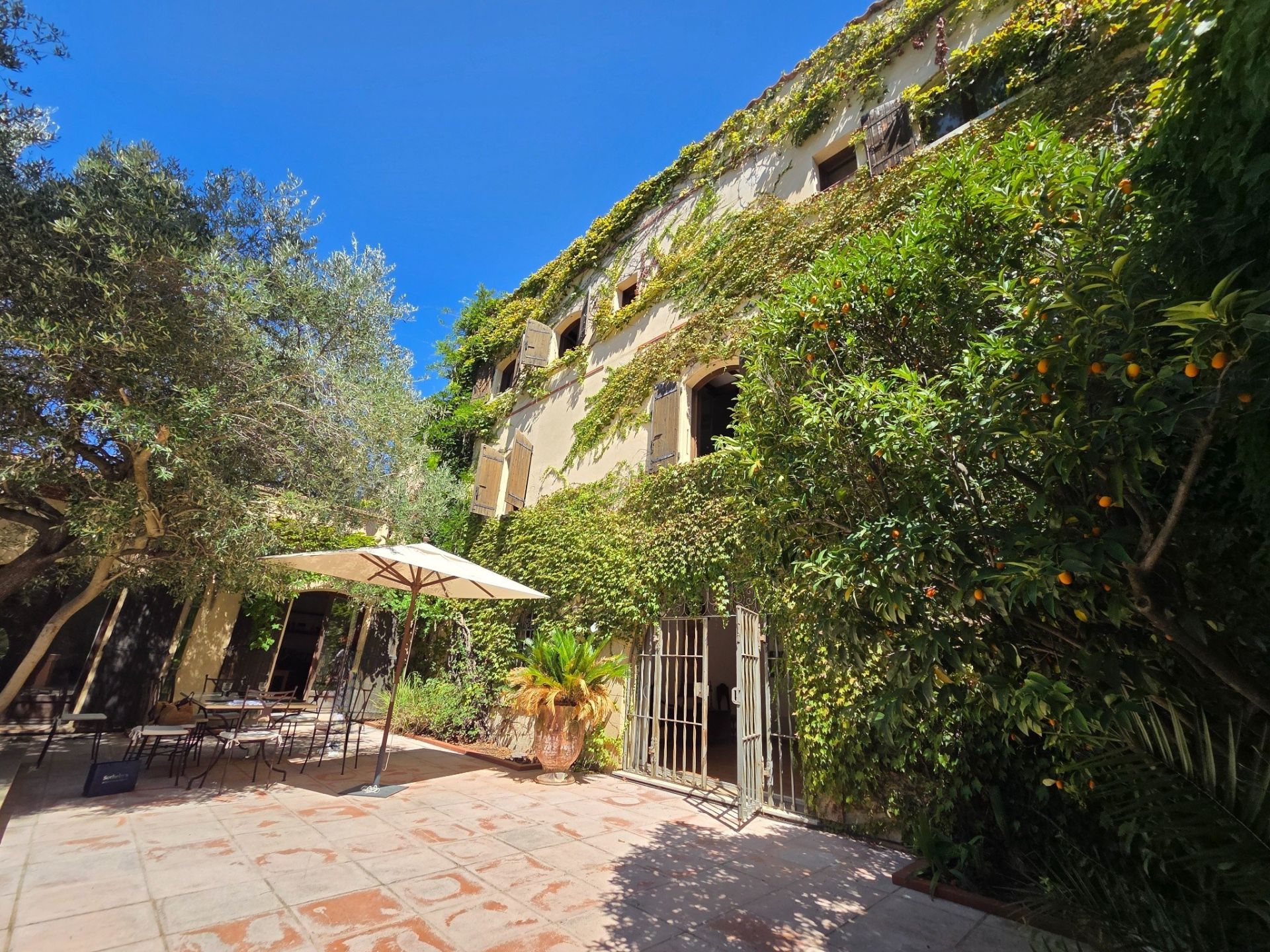 luxury house 13 Rooms for sale on PERPIGNAN (66000)
