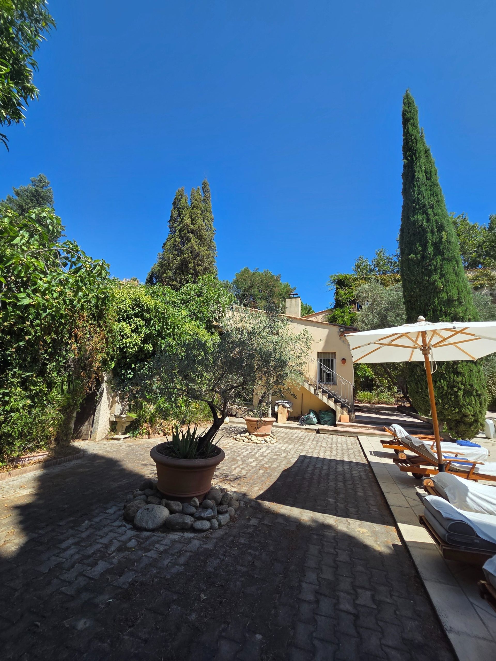 luxury house 13 Rooms for sale on PERPIGNAN (66000)