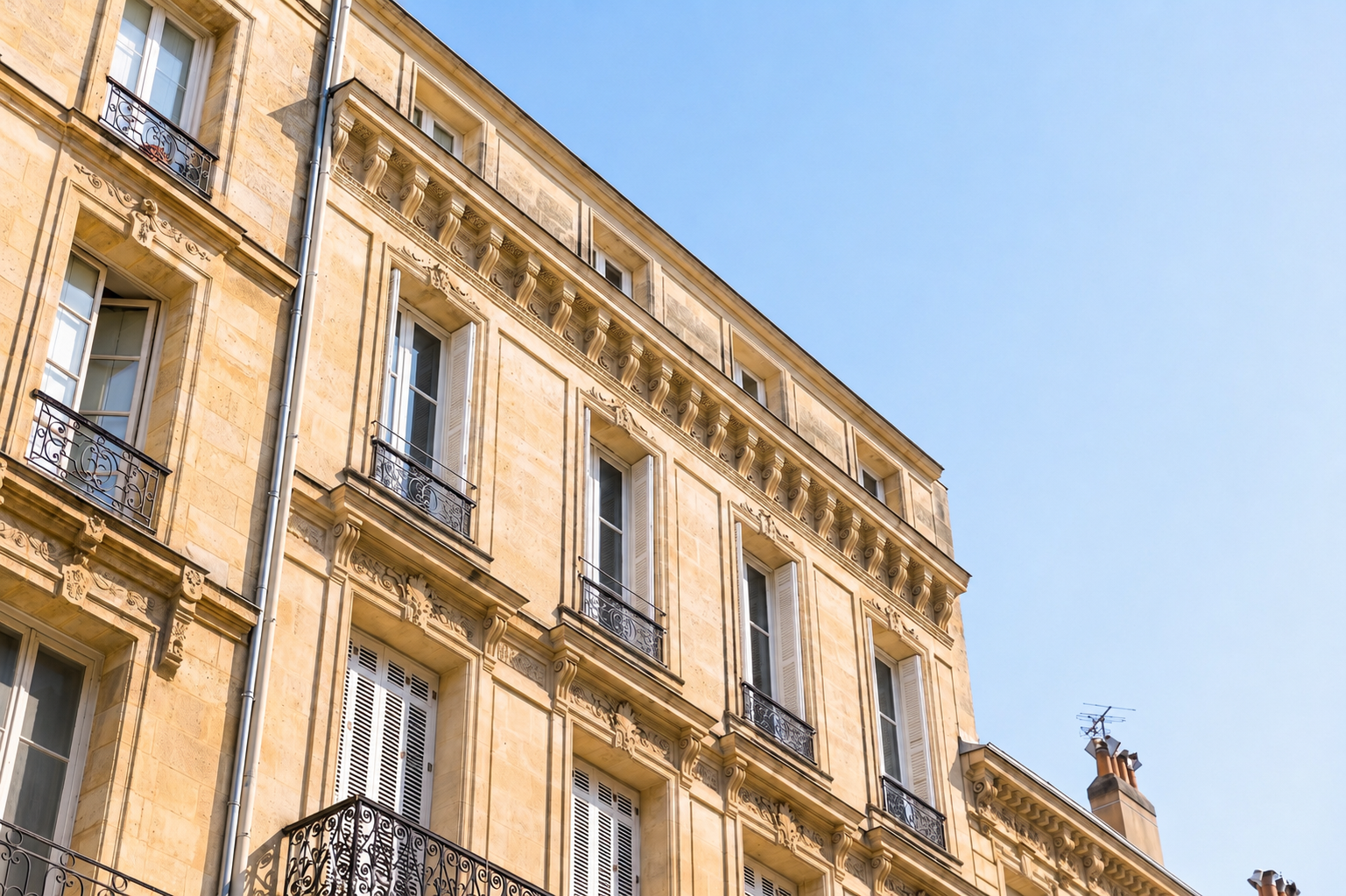 luxury apartment 3 Rooms for sale on BORDEAUX (33000)