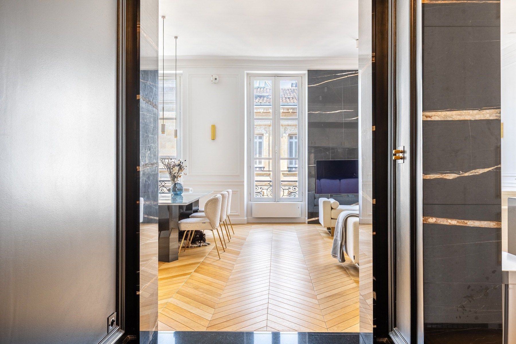 luxury apartment 3 Rooms for sale on BORDEAUX (33000)