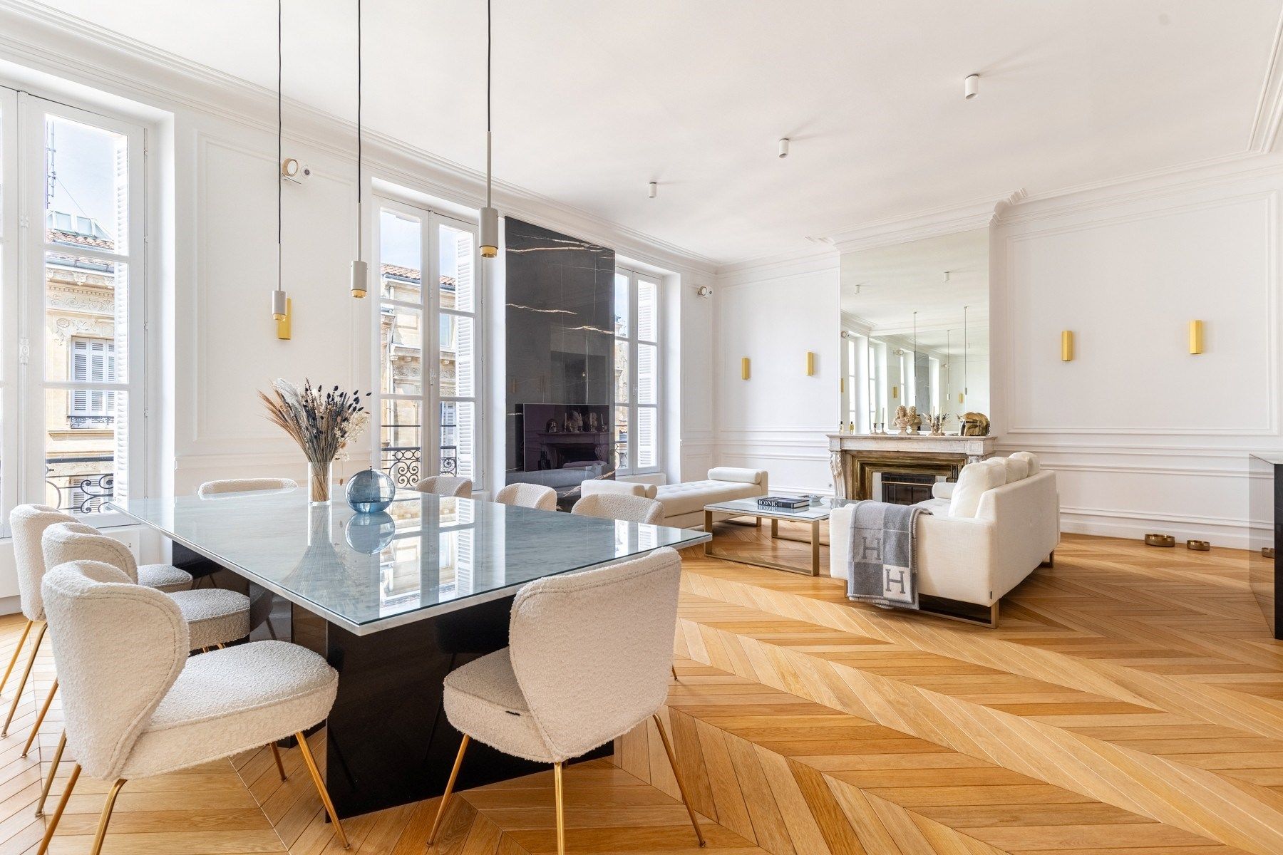 luxury apartment 3 Rooms for sale on BORDEAUX (33000)