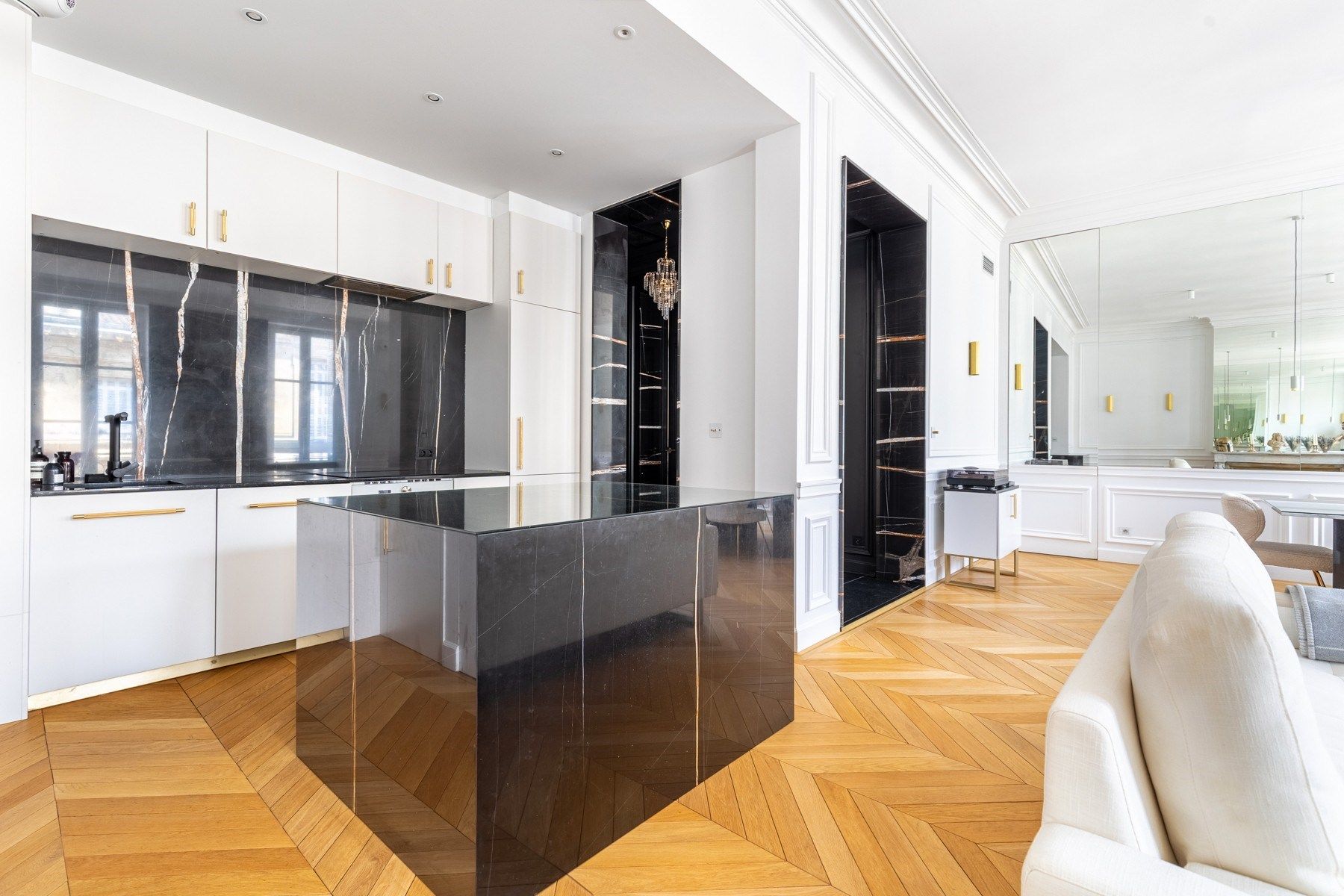 luxury apartment 3 Rooms for sale on BORDEAUX (33000)
