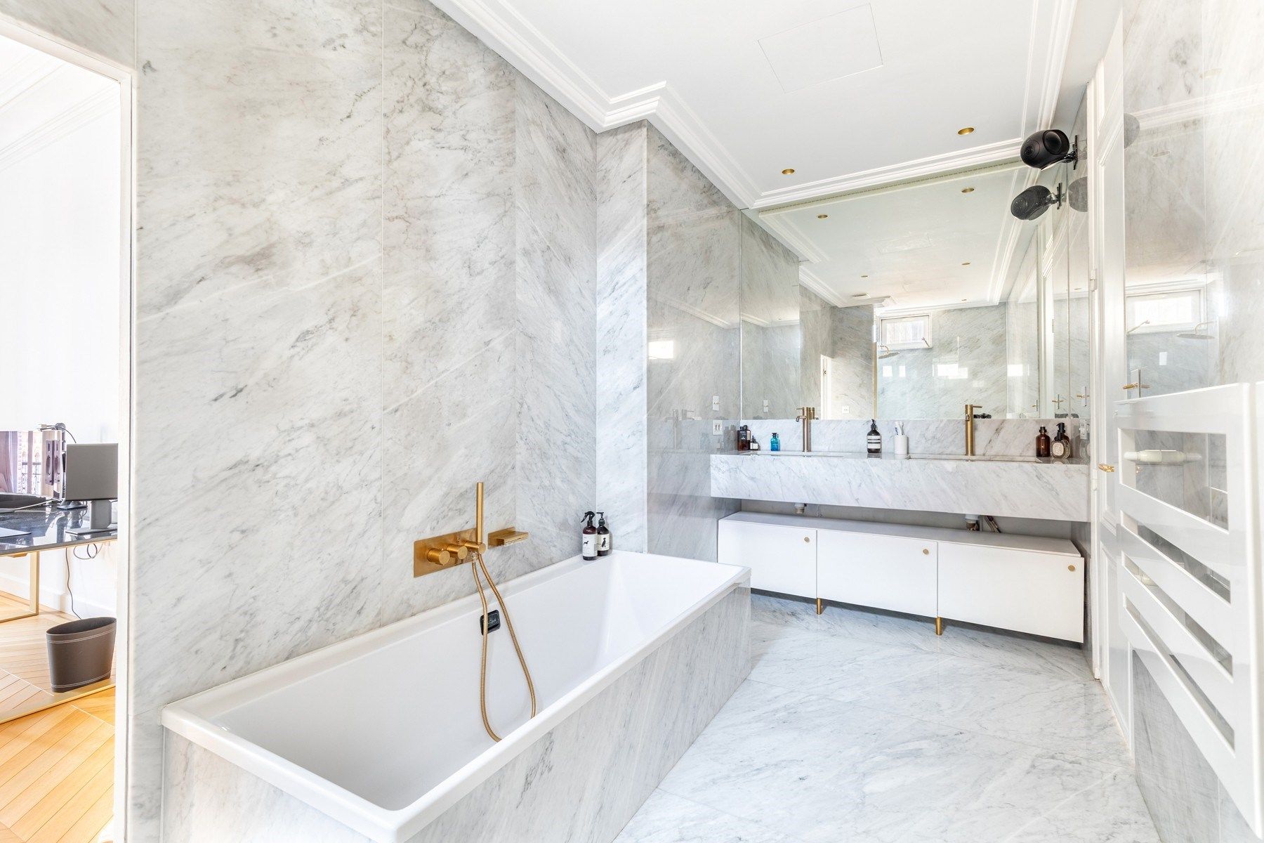 luxury apartment 3 Rooms for sale on BORDEAUX (33000)