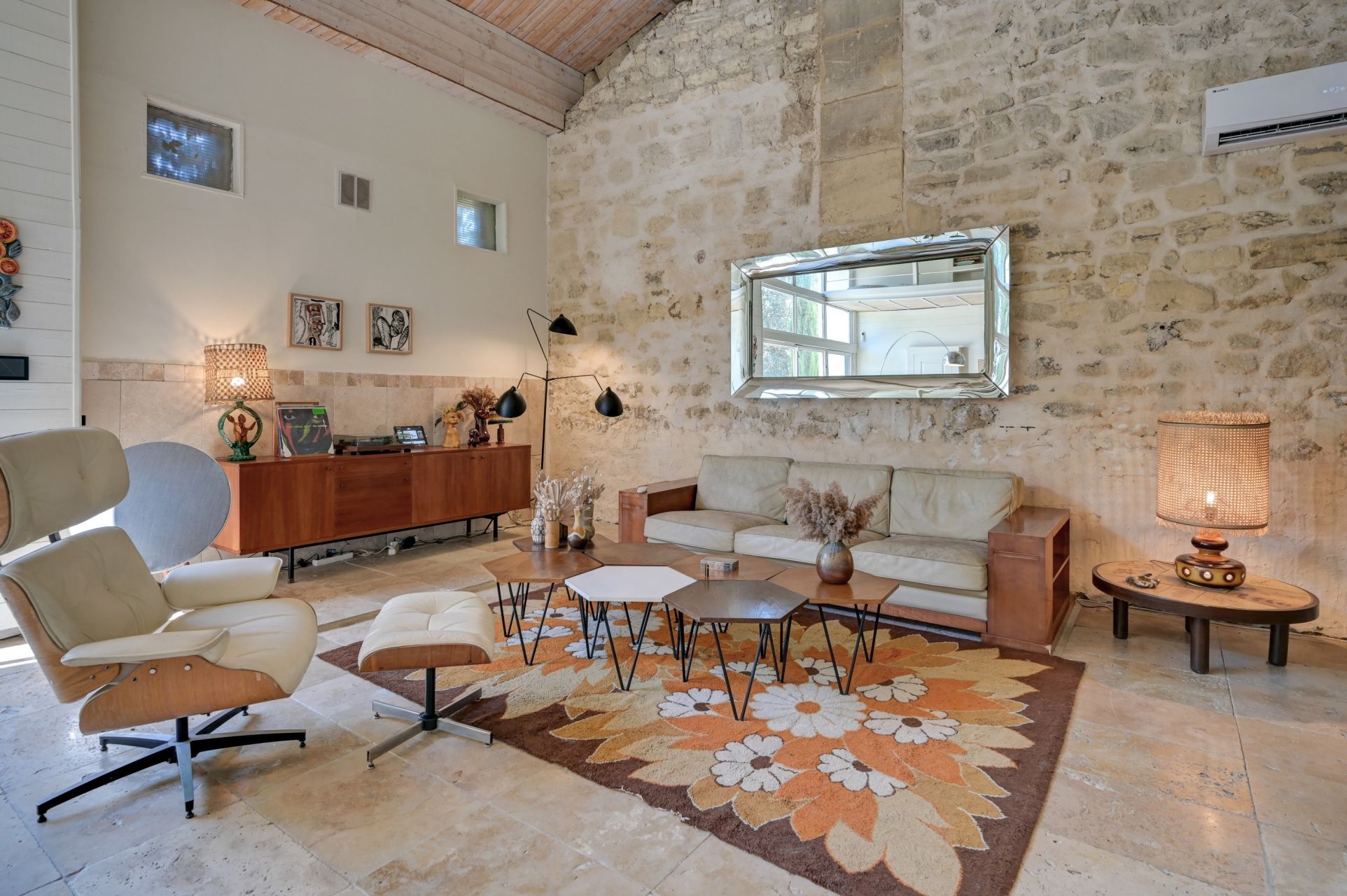 mas 12 Rooms for sale on ARLES (13200)