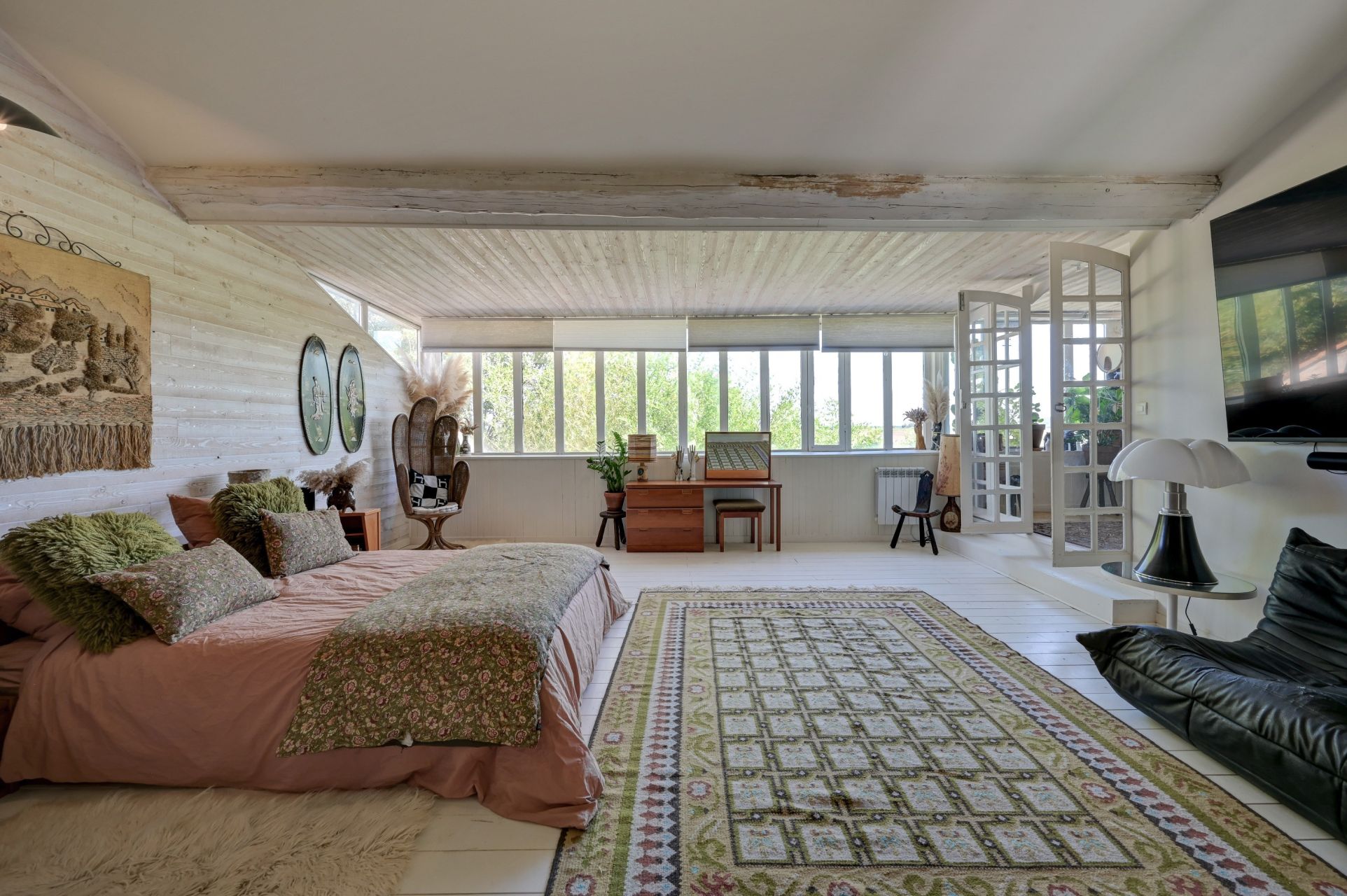 mas 12 Rooms for sale on ARLES (13200)