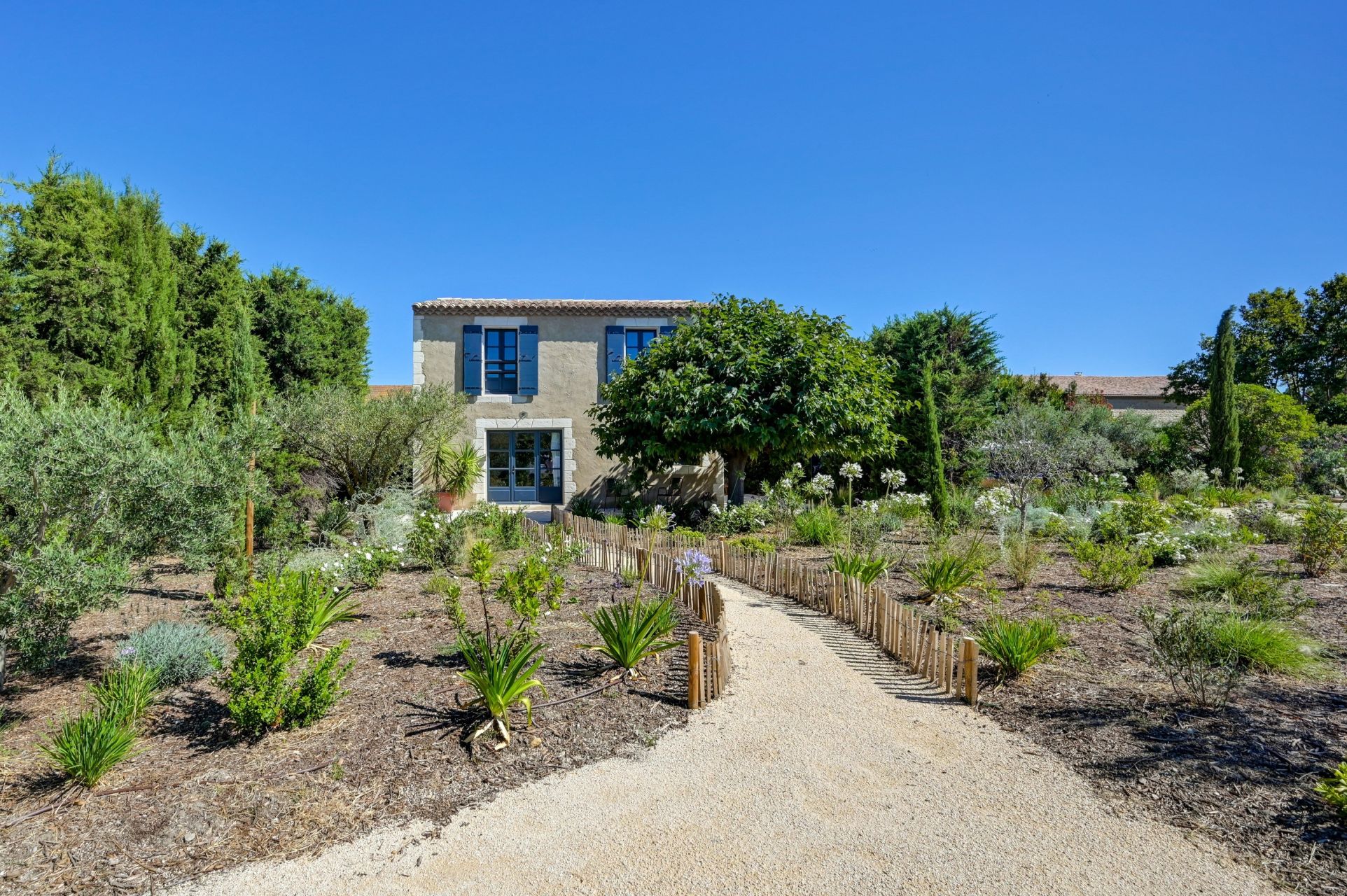 mas 12 Rooms for sale on ARLES (13200)