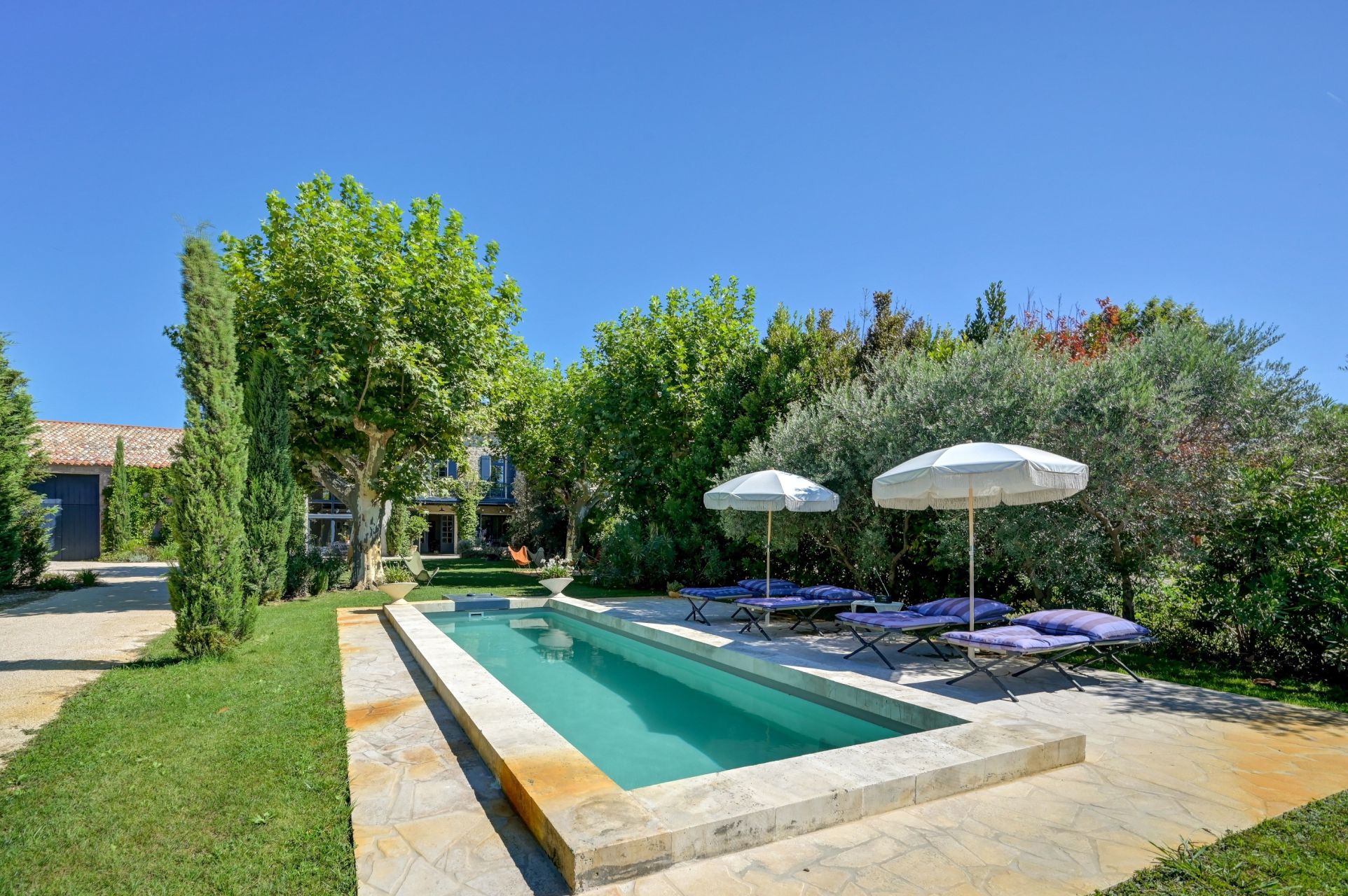 mas 12 Rooms for sale on ARLES (13200)