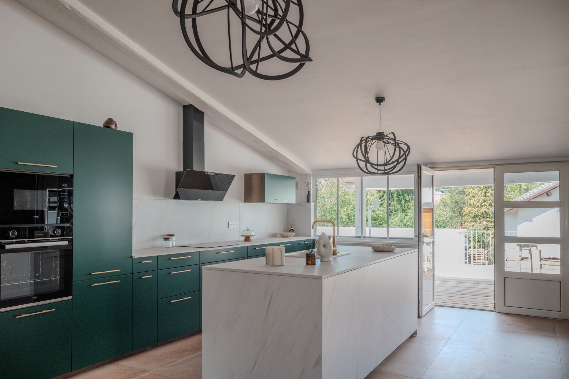 luxury apartment 11 Rooms for sale on BEAUNE (21200)