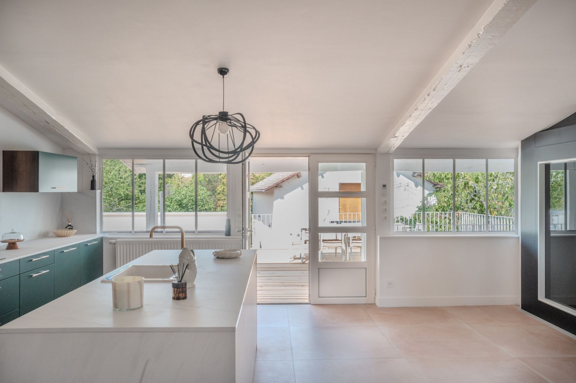 luxury apartment 11 Rooms for sale on BEAUNE (21200)