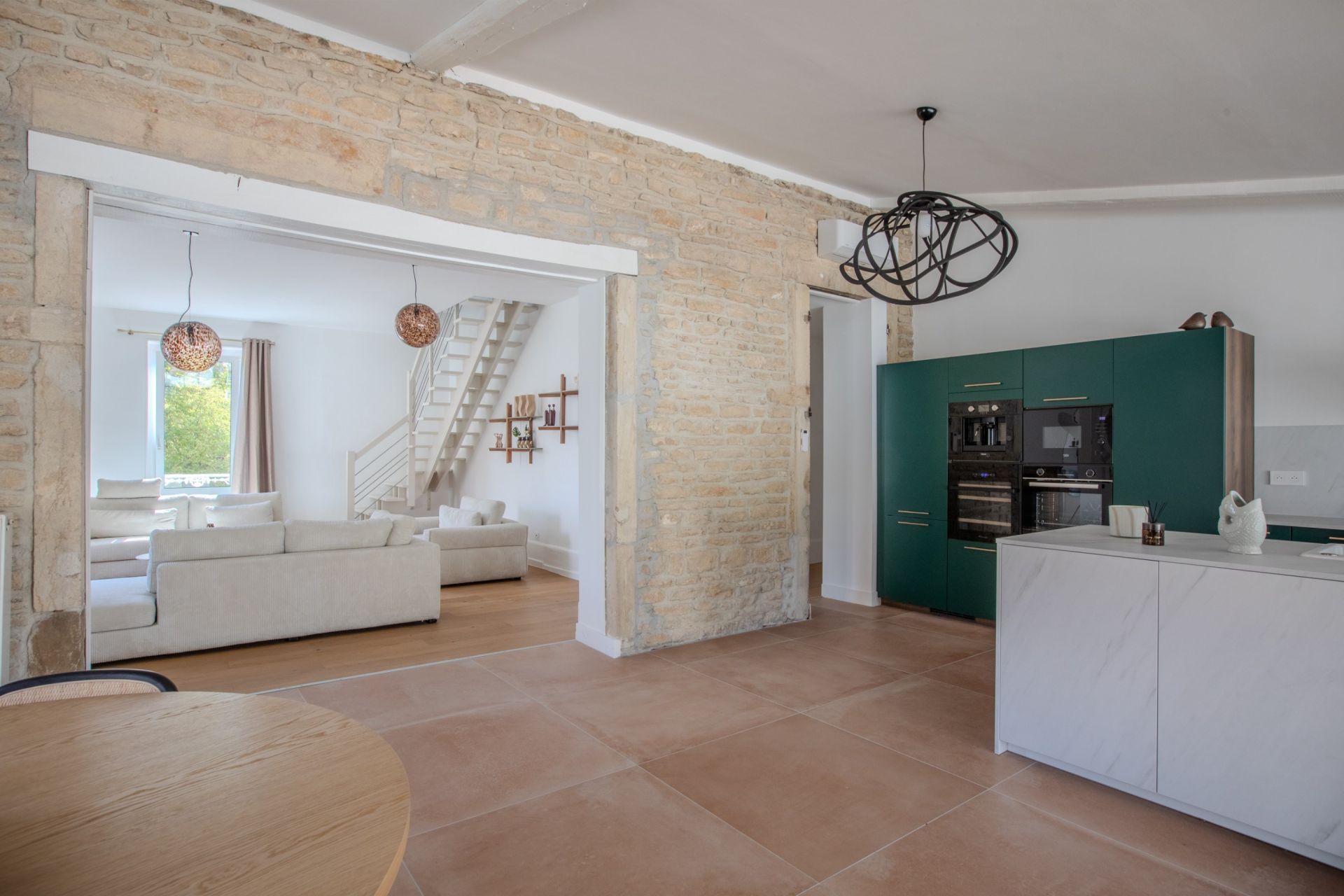 luxury apartment 11 Rooms for sale on BEAUNE (21200)