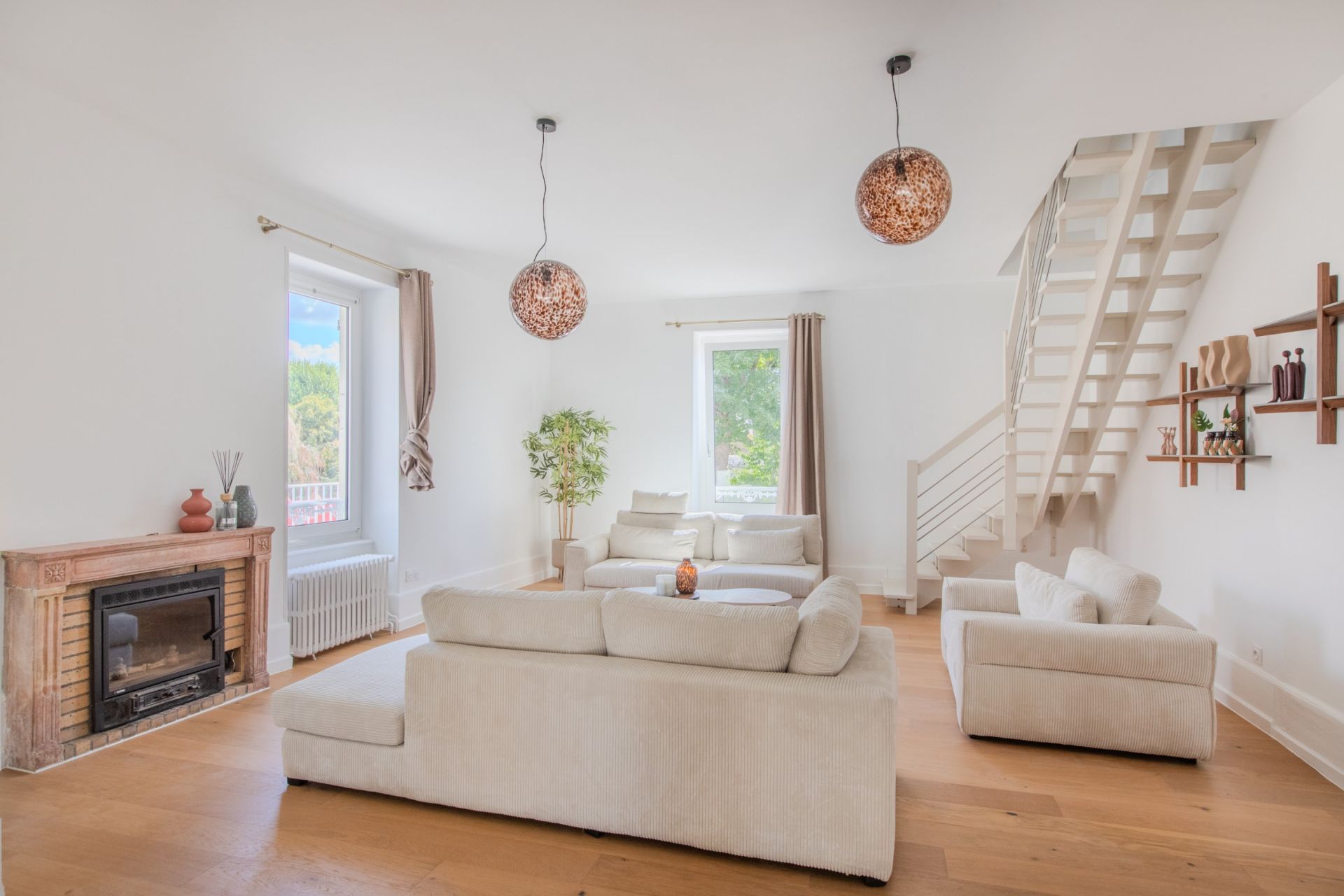 luxury apartment 11 Rooms for sale on BEAUNE (21200)