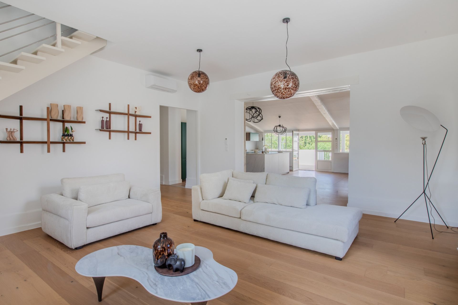 luxury apartment 11 Rooms for sale on BEAUNE (21200)