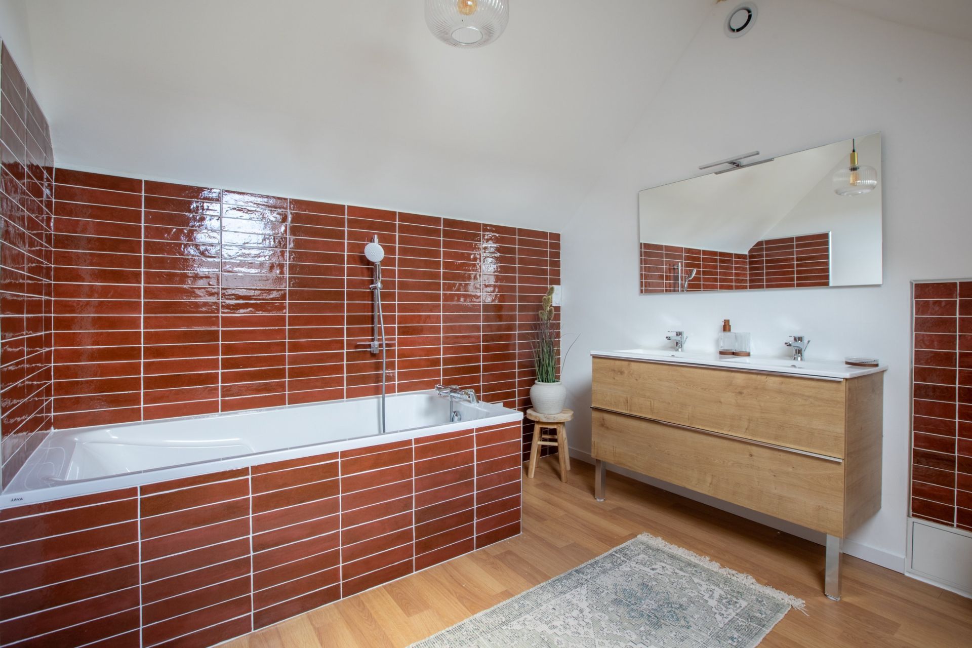luxury apartment 11 Rooms for sale on BEAUNE (21200)