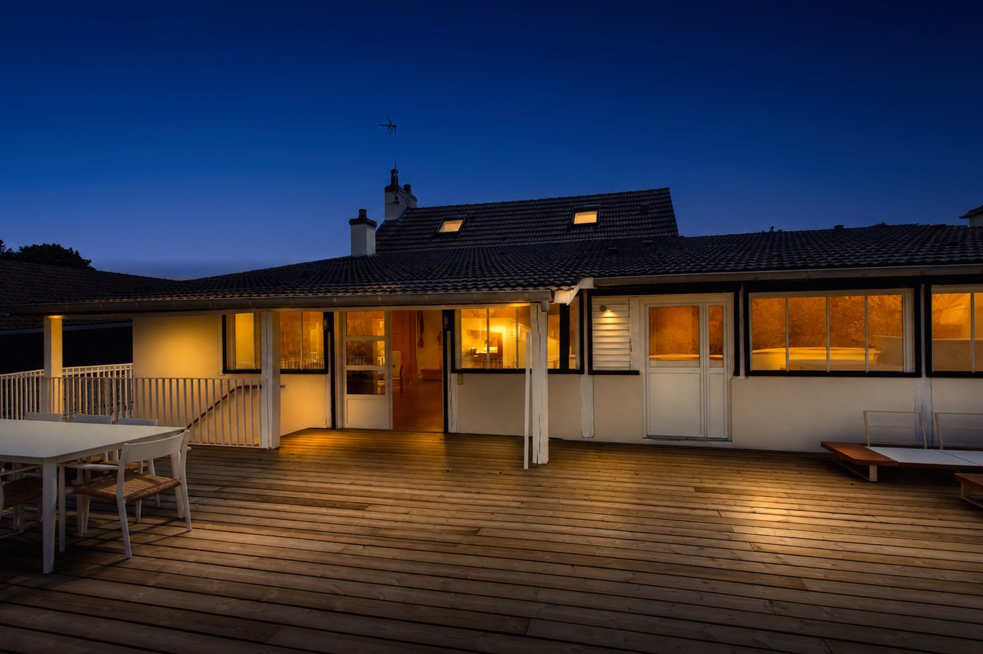 luxury apartment 11 Rooms for sale on BEAUNE (21200)