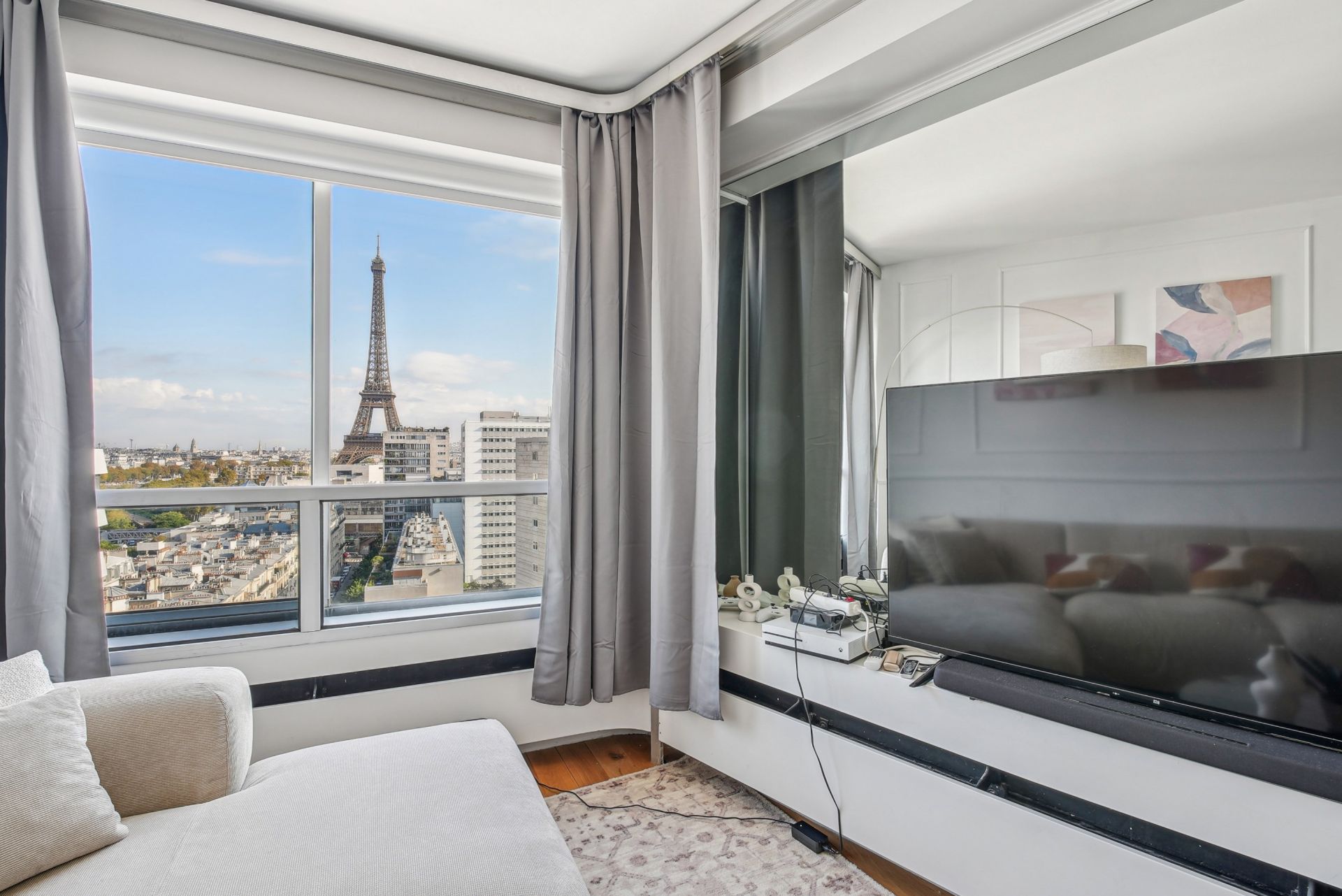 luxury apartment 2 Rooms for sale on PARIS (75015)