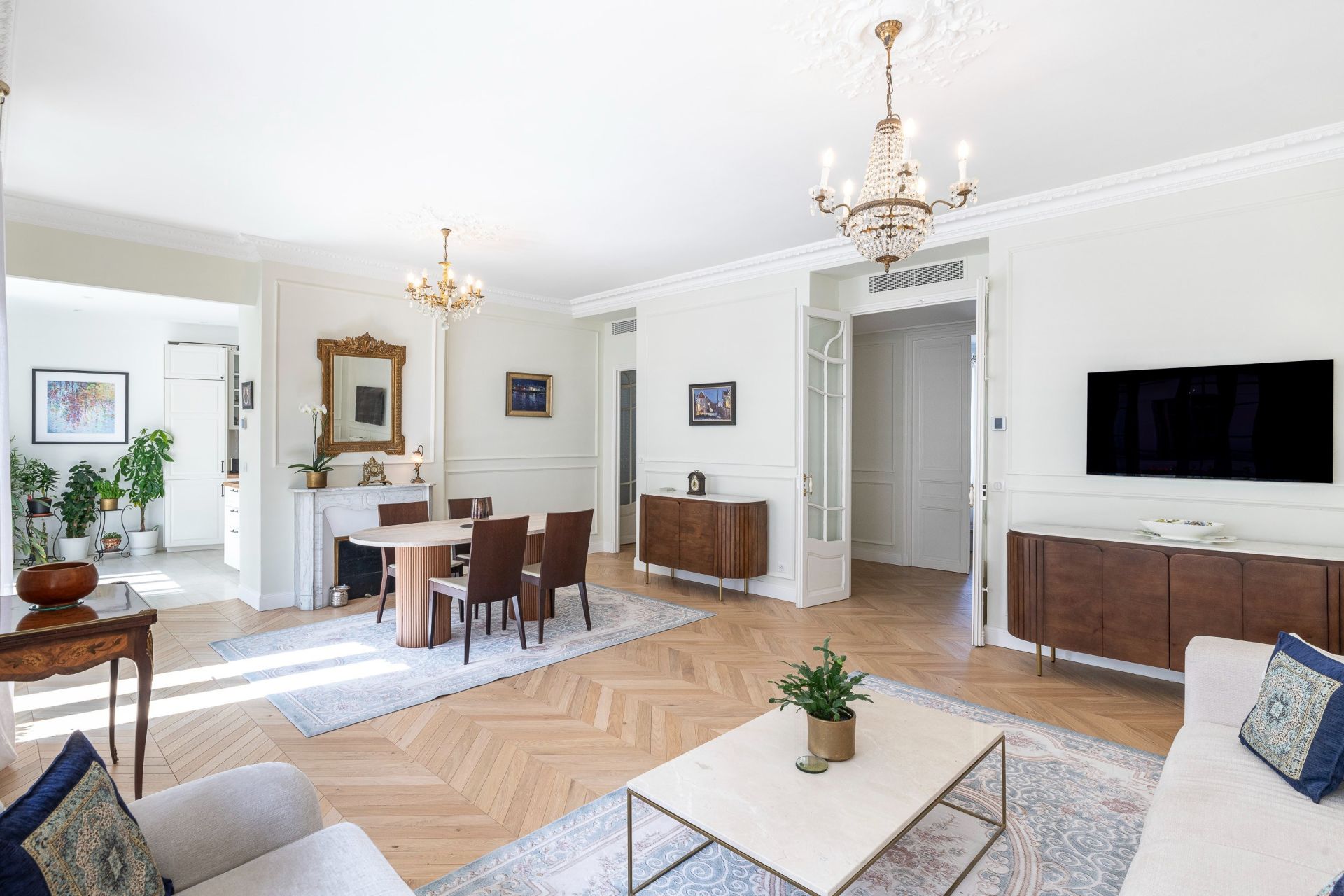 luxury apartment 4 Rooms for sale on NICE (06000)