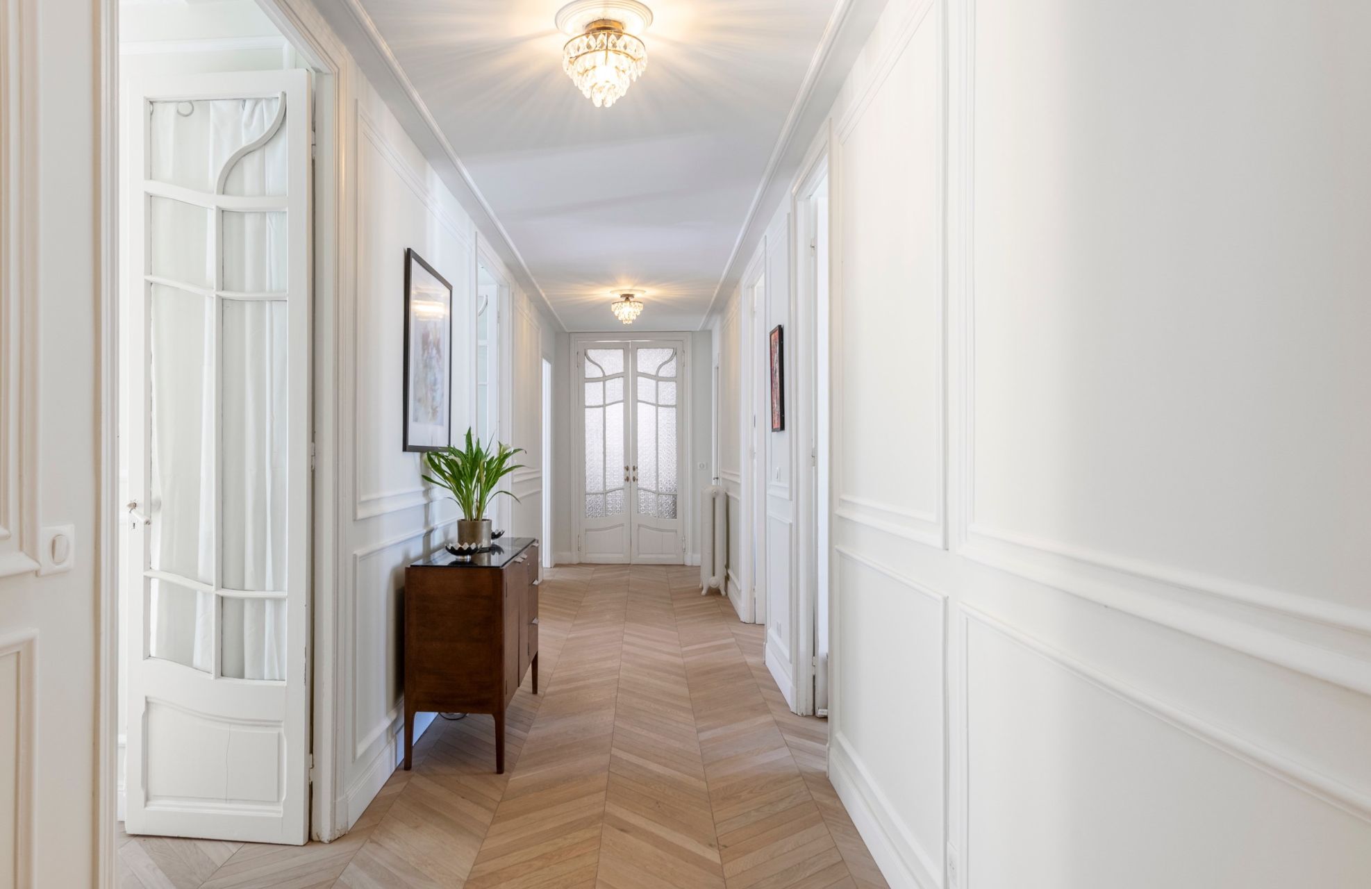 luxury apartment 4 Rooms for sale on NICE (06000)