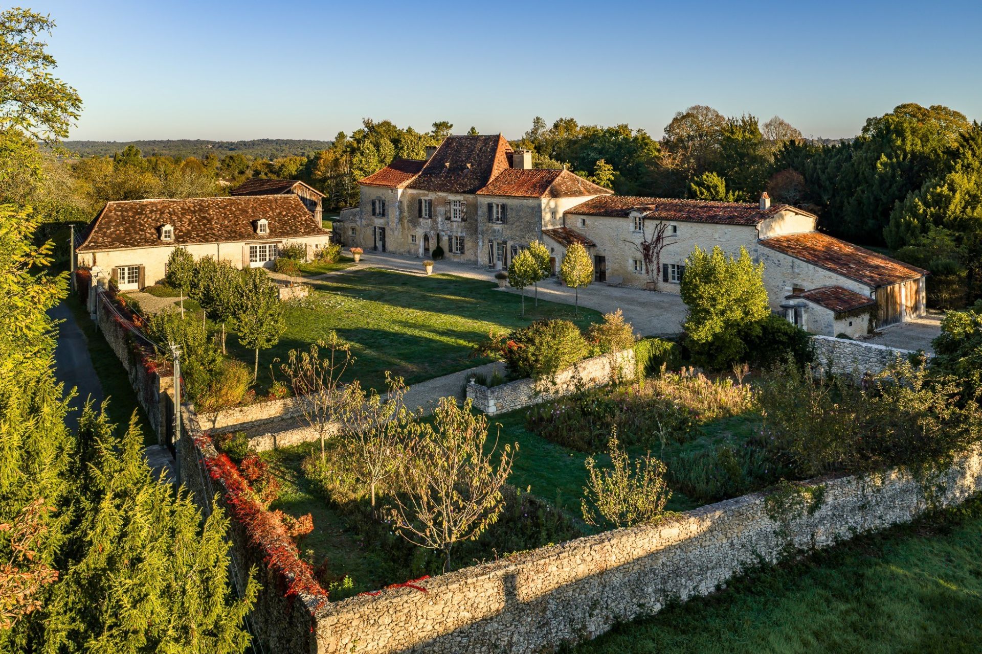 maison de luxe 15 Pièces en vente sur BERGERAC (24100)