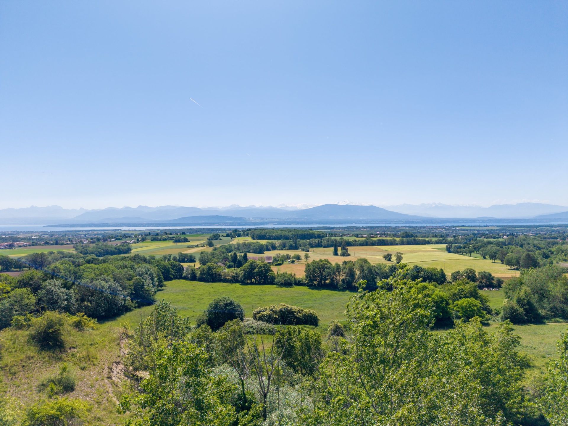 luxury house 4 Rooms for sale on DIVONNE LES BAINS (01220)