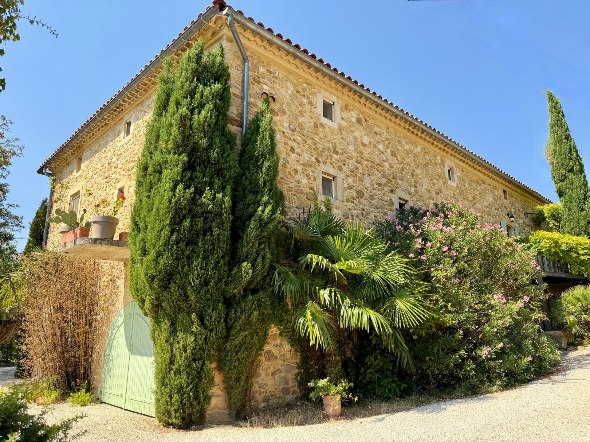 propriété de luxe 27 Pièces en vente sur SABRAN (30200)