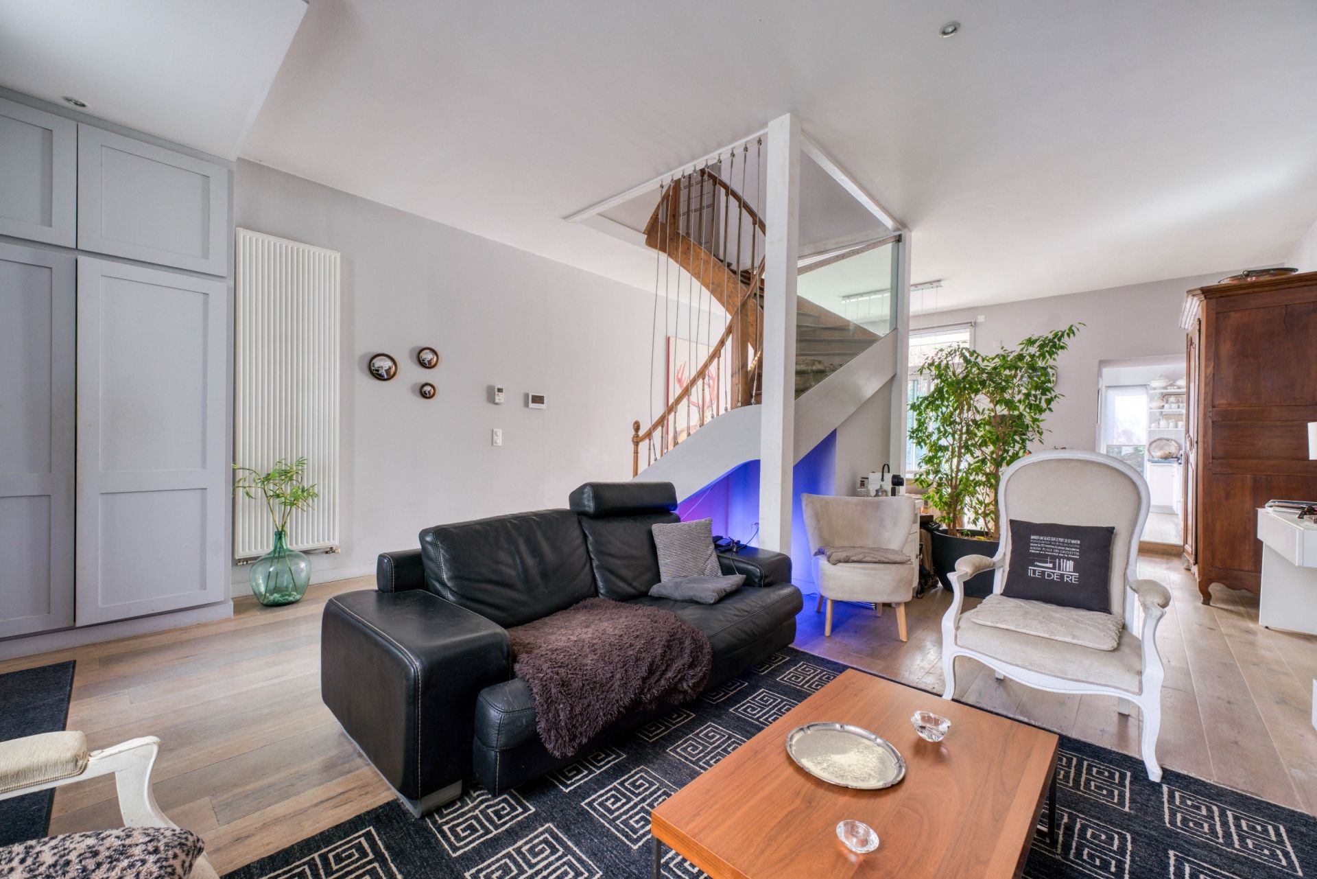 luxury house 5 Rooms for sale on LA ROCHELLE (17000)