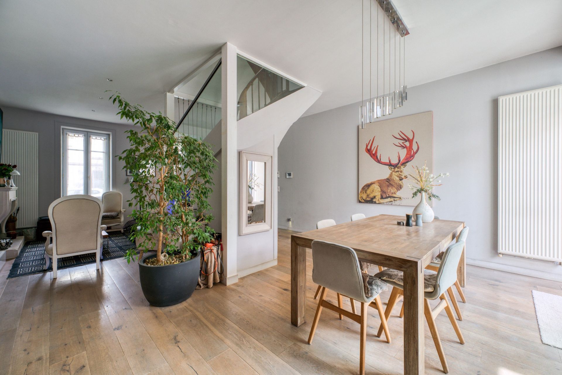 luxury house 5 Rooms for sale on LA ROCHELLE (17000)